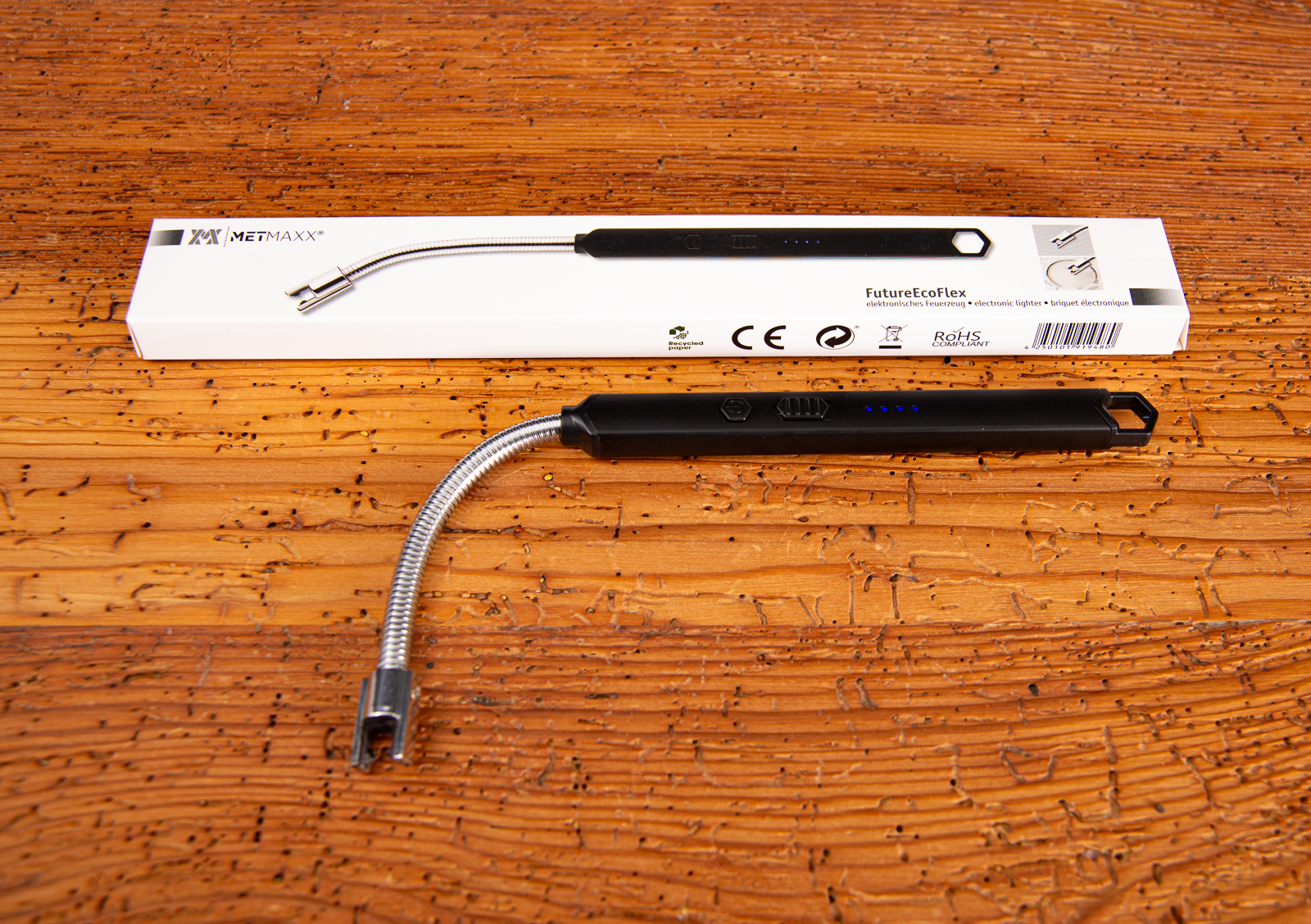 Ein Lichtbogen Feuerzeug FutureEcoFlex mit Verpackung und Logodruck als ideales Werbegeschenk f&uuml;r Kunden und Mitarbeiter.