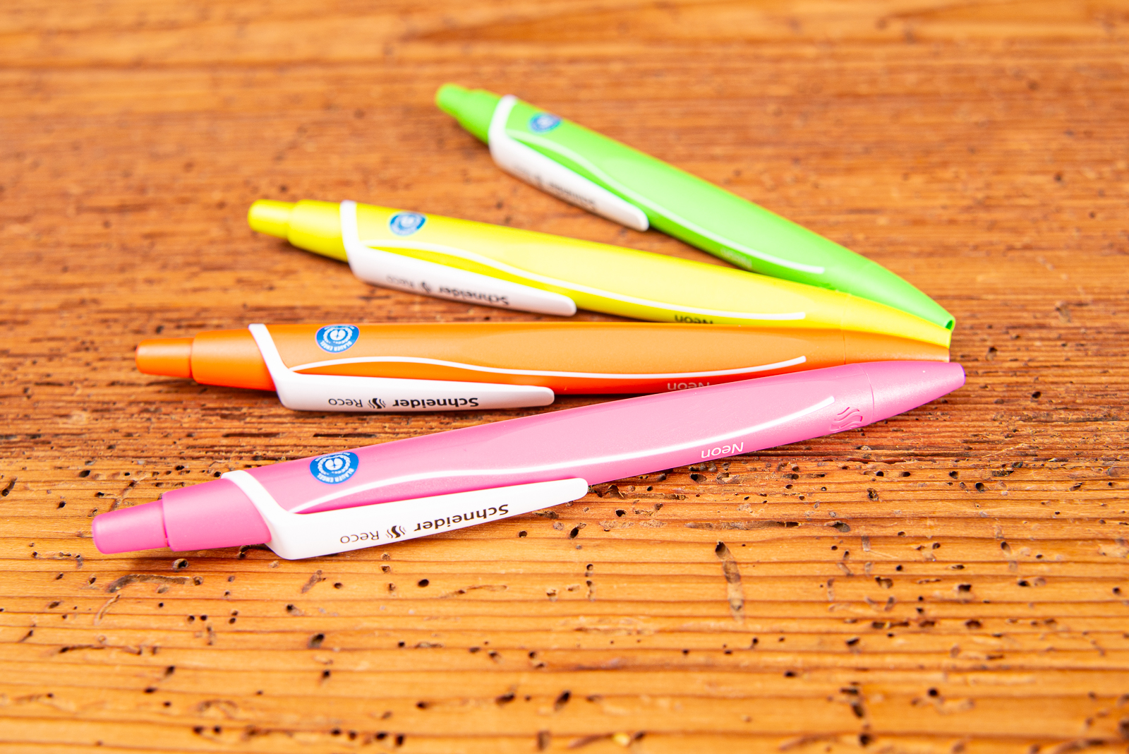 Vier Schneider Kugelschreiber RECO neon