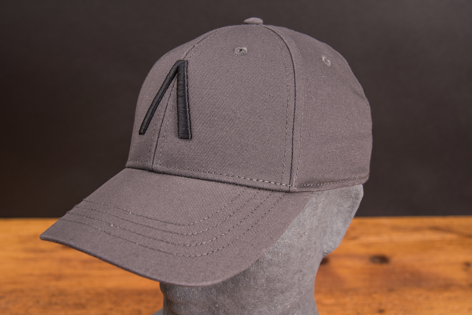 Dezente Caps mit aufwendigem 3D-Stick Ihres Logos. Jetzt Mitarbeiterbranding auf ein neues Level heben. 