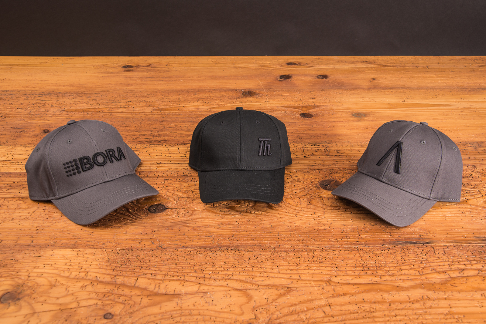 Caps als Mitarbeiterausstattung f&uuml;r einen professionellen Auftritt auf Messen oder Kundenbesuchen. Jetzt mit eigenem Logo besticken. 