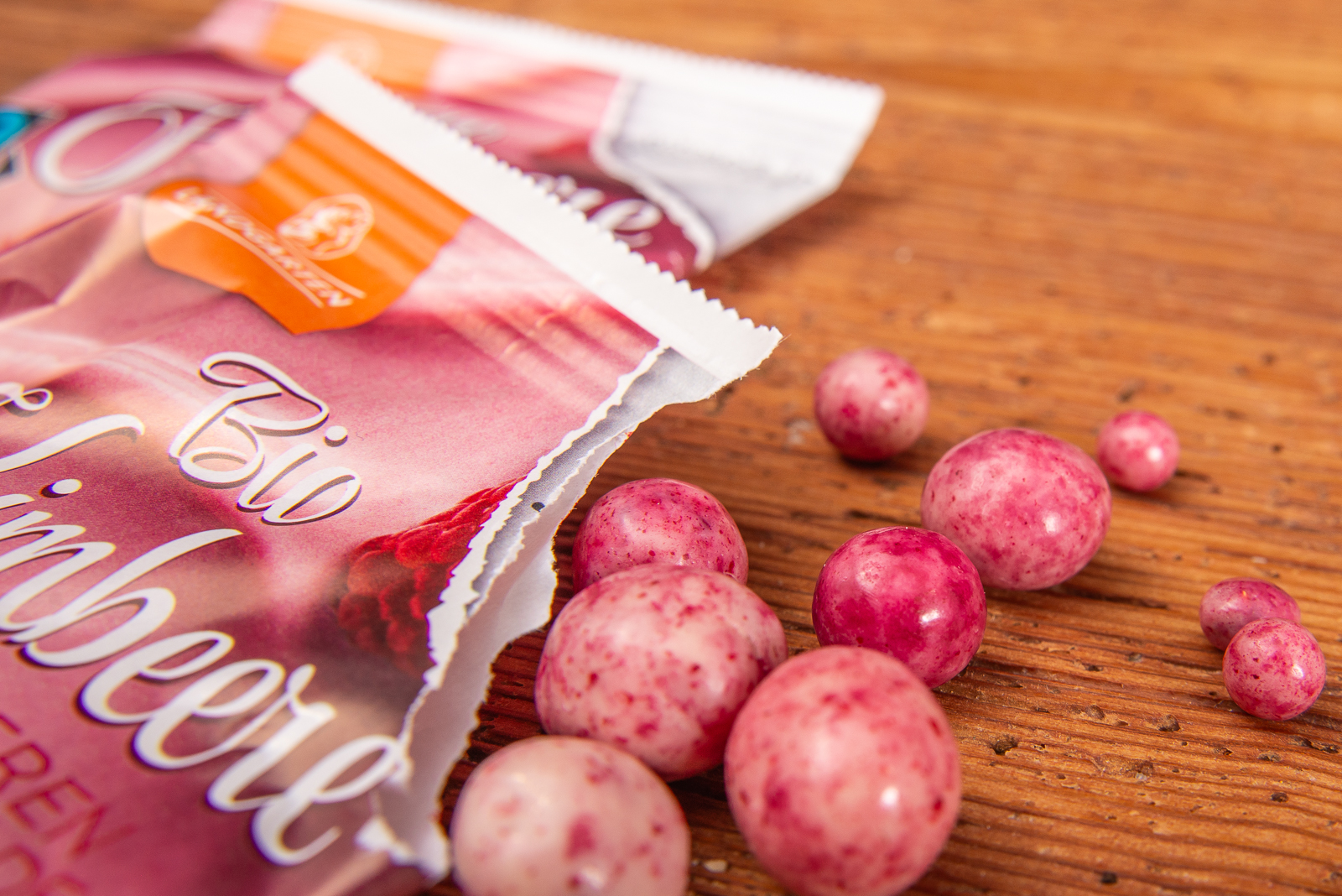 Landgarten Bio Himbeeren in Schokolade als Werbesnack.