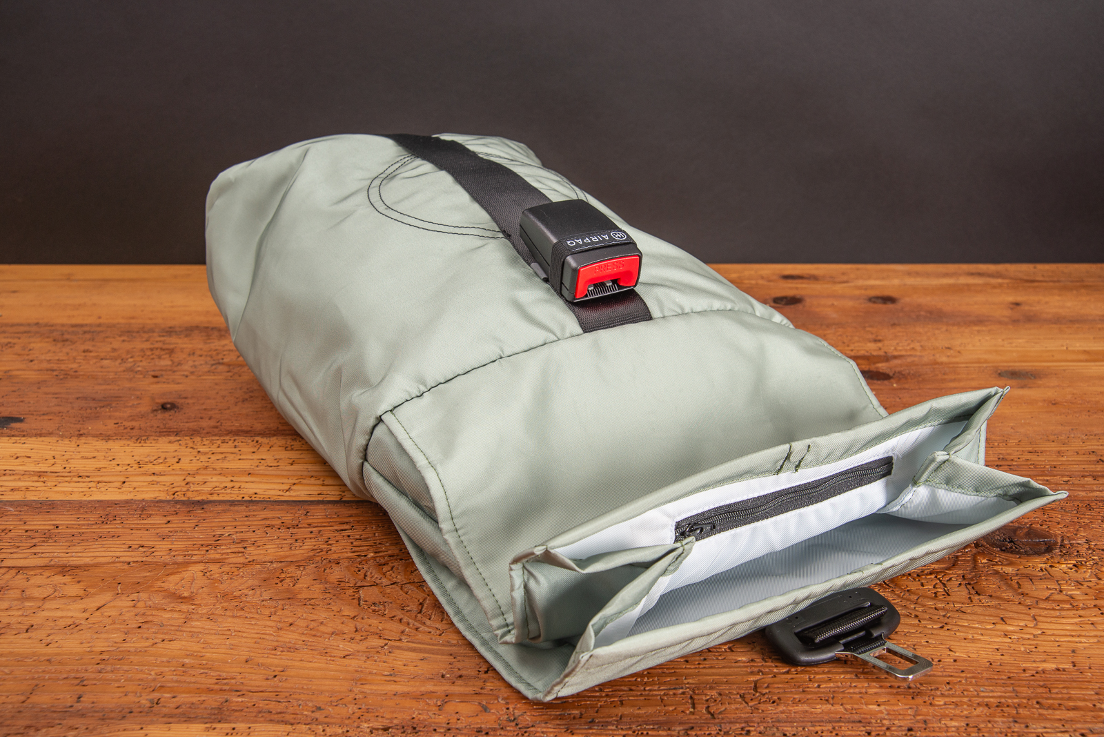 Rolltoprucksack AIRPAQ als nachhaltiges Werbegeschenk.