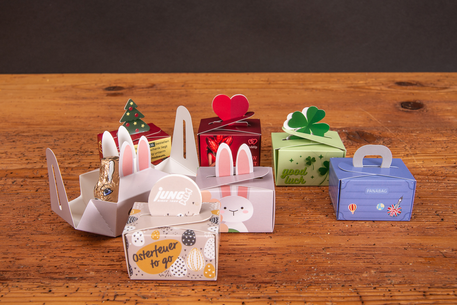 Individelle Verpackung mit S&uuml;&szlig;igkeiten oder anderen Artikel als nachhaltige Kartonbox als Werbeartikel f&uuml;r Kunden