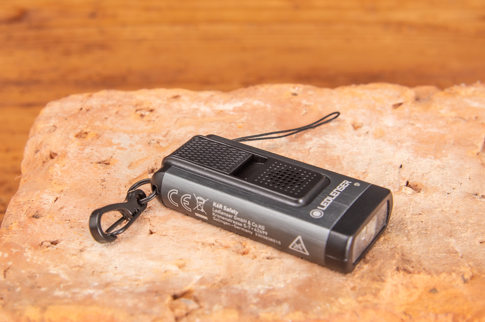 Praktische Taschenlampe von LED Lenser. K6R Safety.