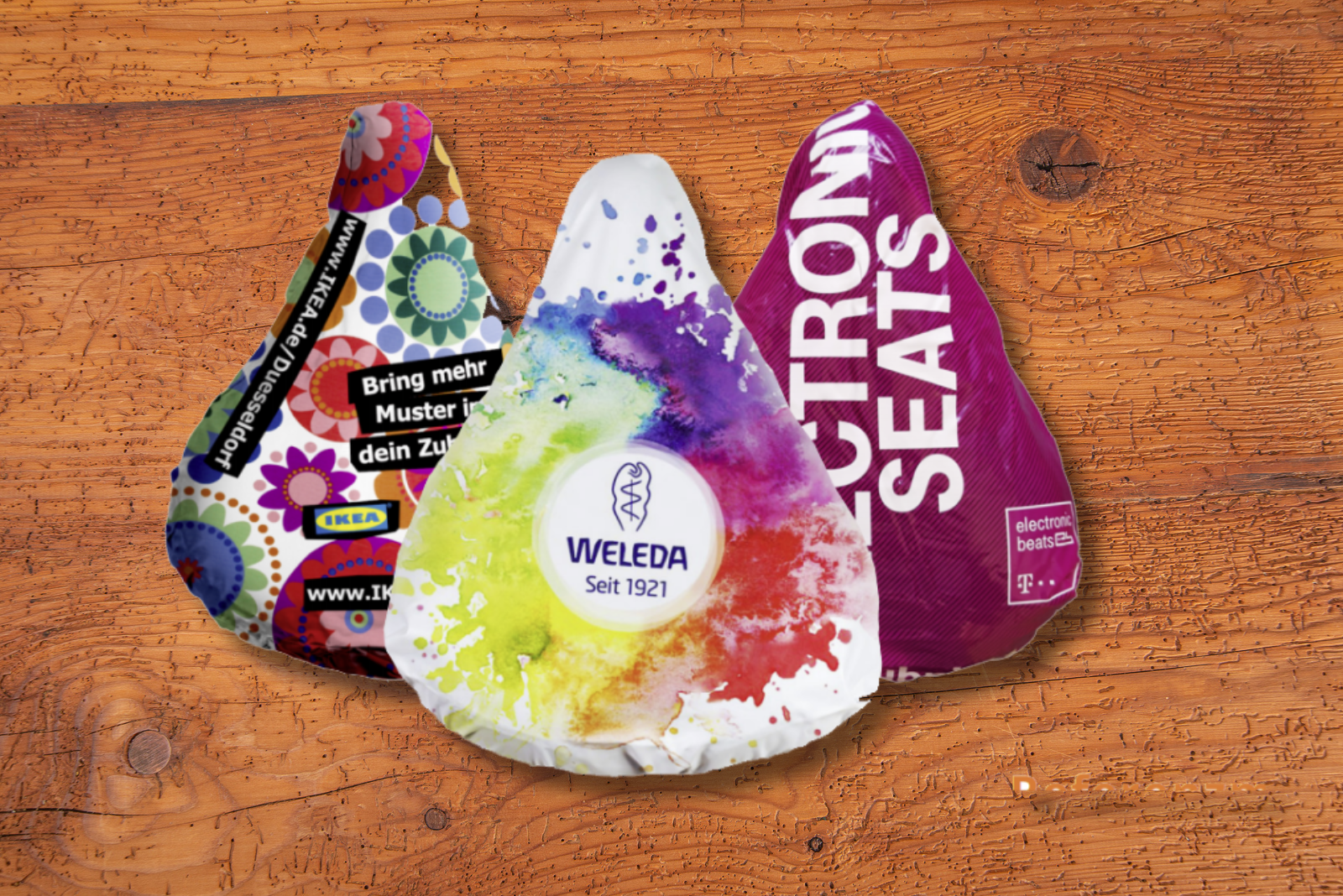 Sattelschoner vollfl&auml;chig bunt bedruckt als Werbegeschenk f&uuml;r Kunden.