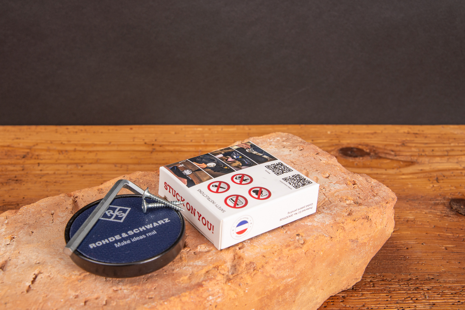 Screwagnet blau mit Logo bedruckt als Werbeartikel f&uuml;r Handwerker.