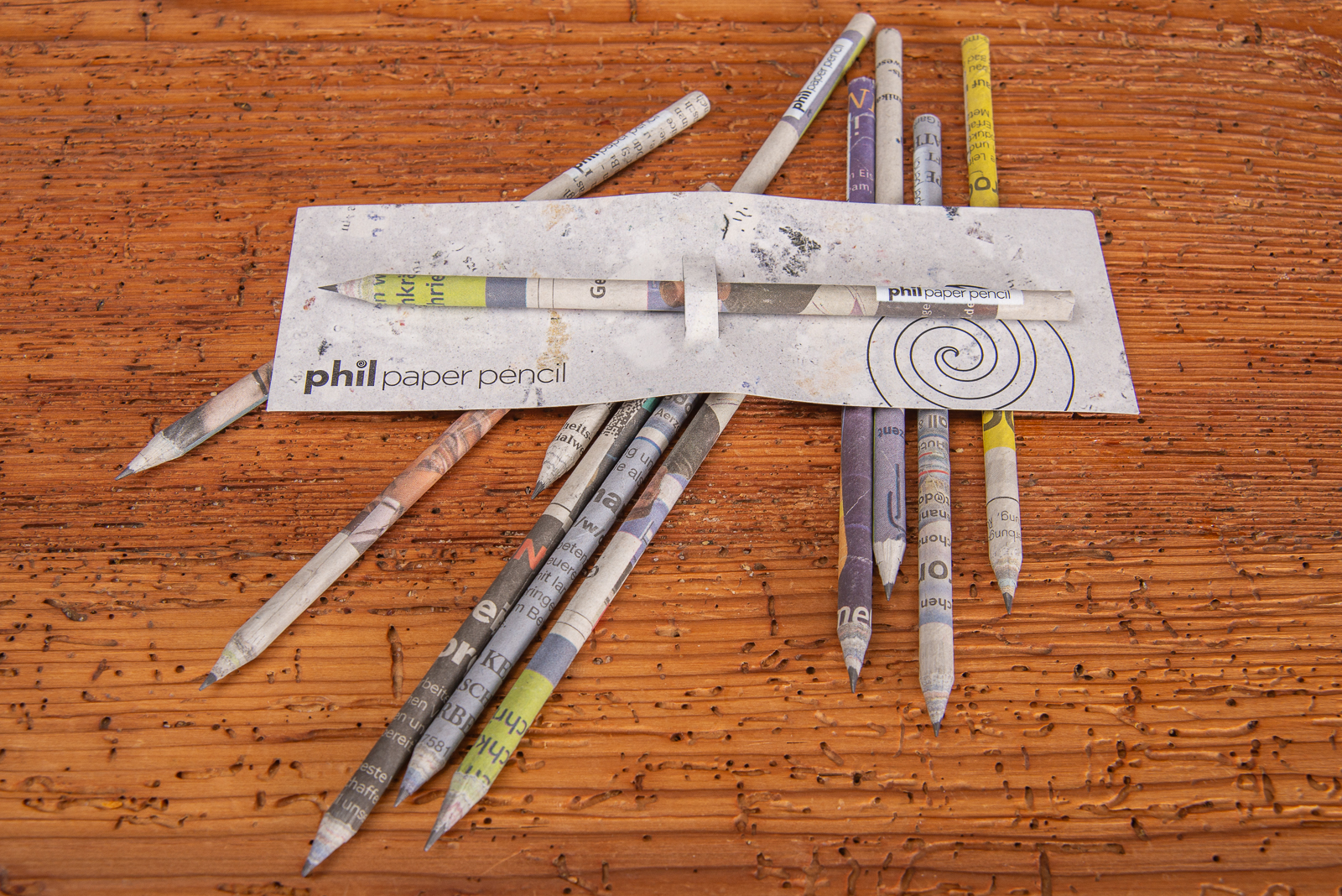 Nachhaltig werben mit dem Bleistift aus recyceltem Zeitungspapier. Die HB Mine sorgt f&uuml;r angenehmes Schreiben. 