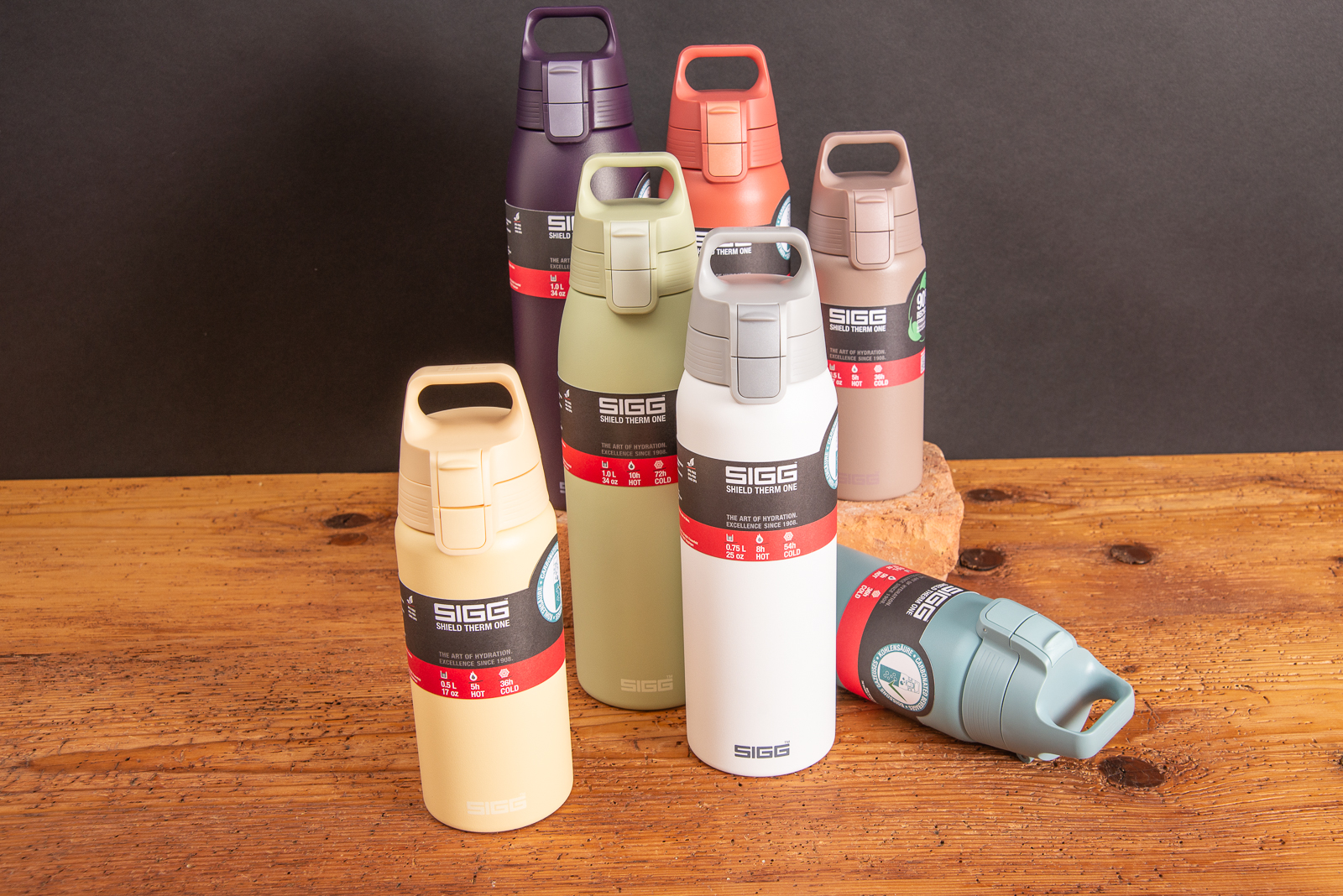 SIGG Flaschen mit praktischem Onehand Verschluss in vielen verschiedenen Farben