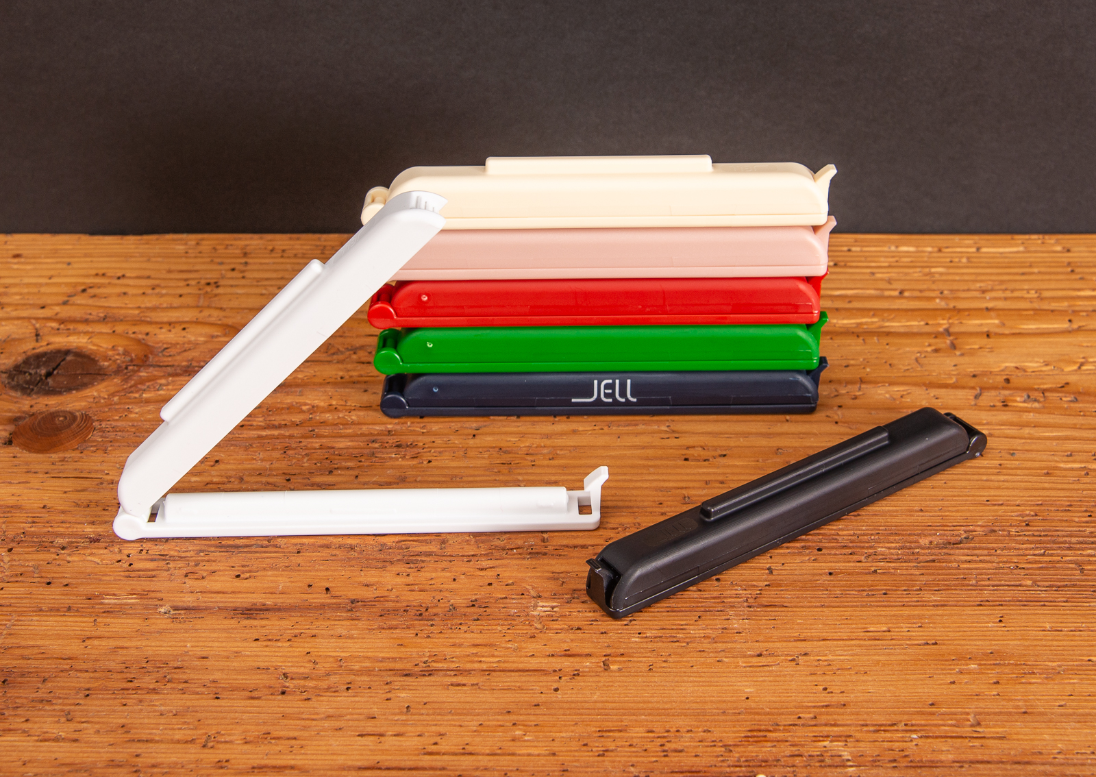 Jell T&uuml;tenclip in verschiedenen Farben, als auffallendes Giveaway abseits von Kugelschreiber und Gummib&auml;rchen. 