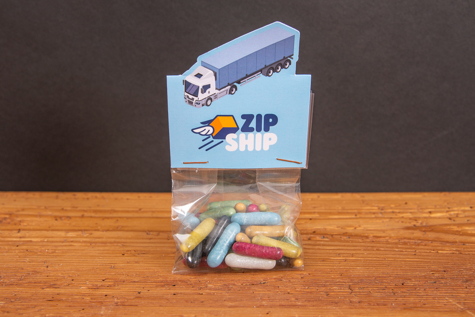 Lakritz im Standbeutel mit individuellem Header LKW als Streuartikel Werbegeschenk.