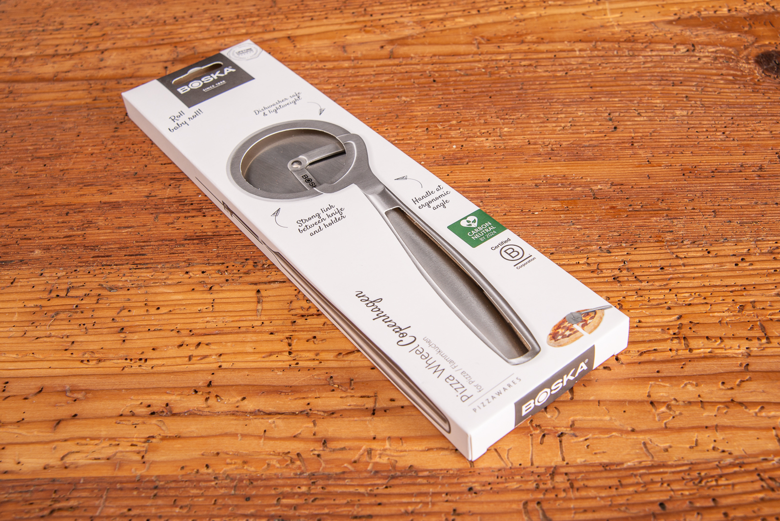 Werbegeschenk Pizzaroller mit Logogravur in sch&ouml;ner Kartonverpackung.