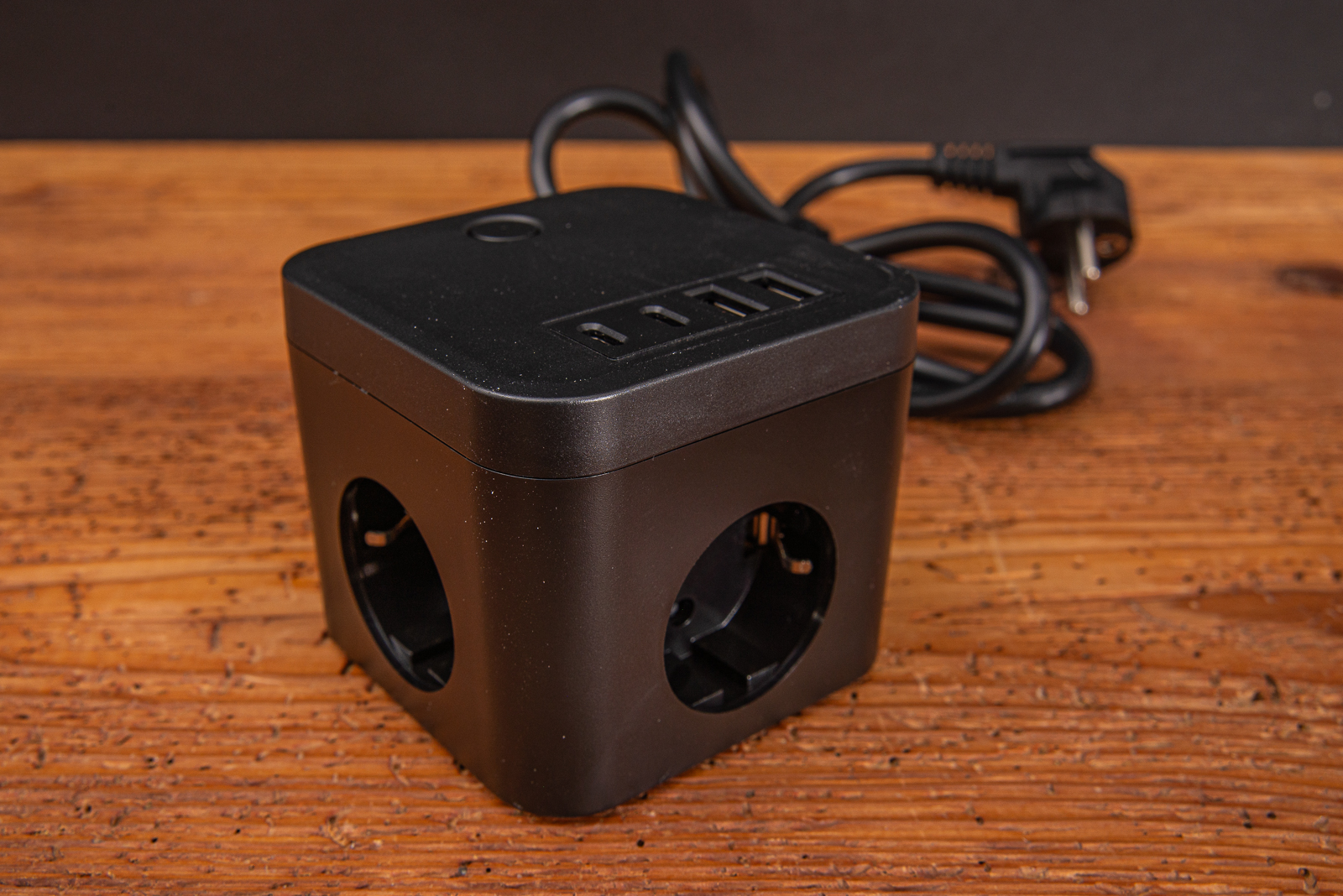 PLUG Steckdosenw&uuml;rfel mit USB-C und USB-A Anschluss mit vielen Druckfl&auml;chen f&uuml;r Ihr Logo.