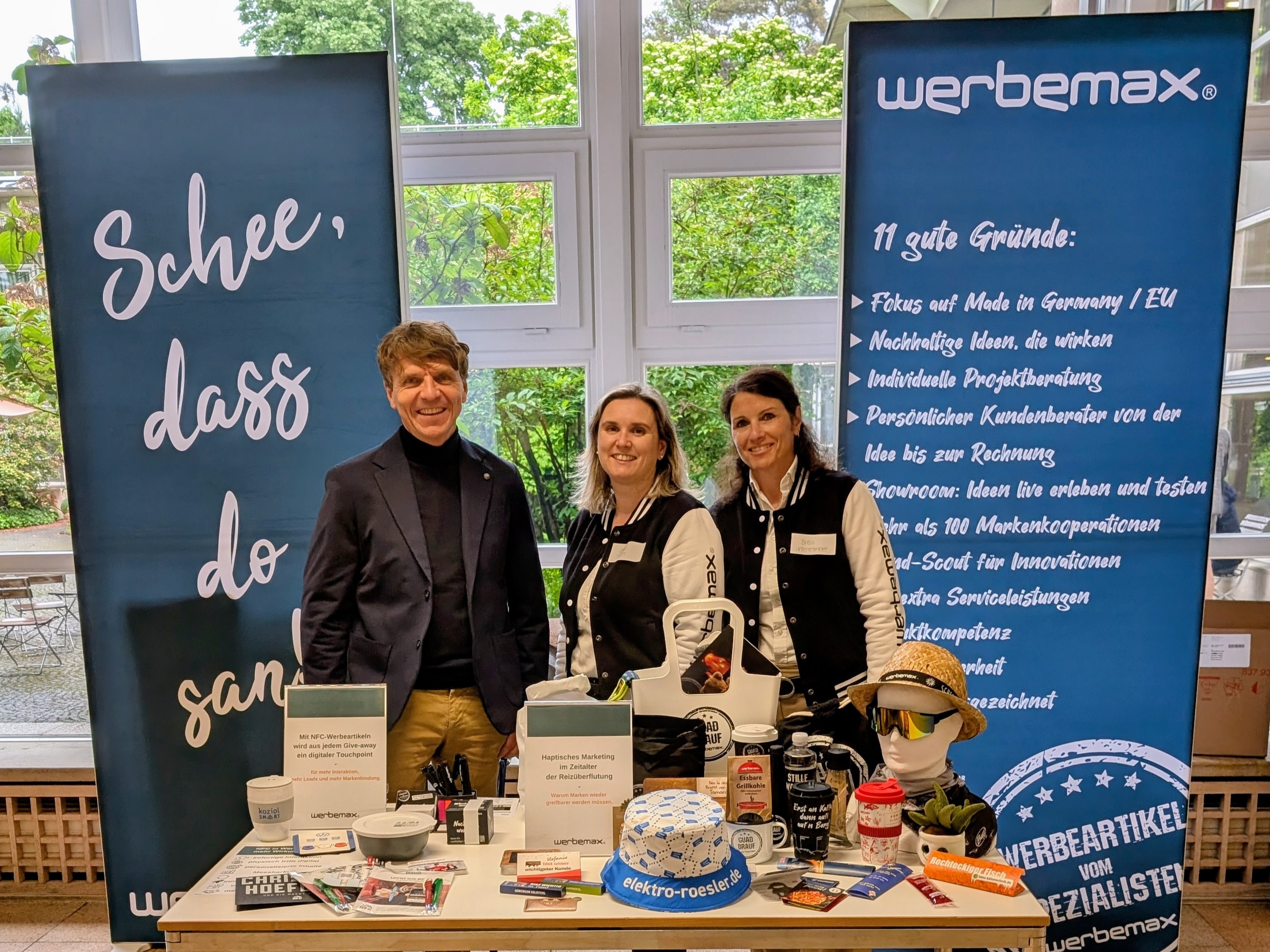 werbemax Team am werbemax Stand auf der AFM Tagung an der TH Rosenheim