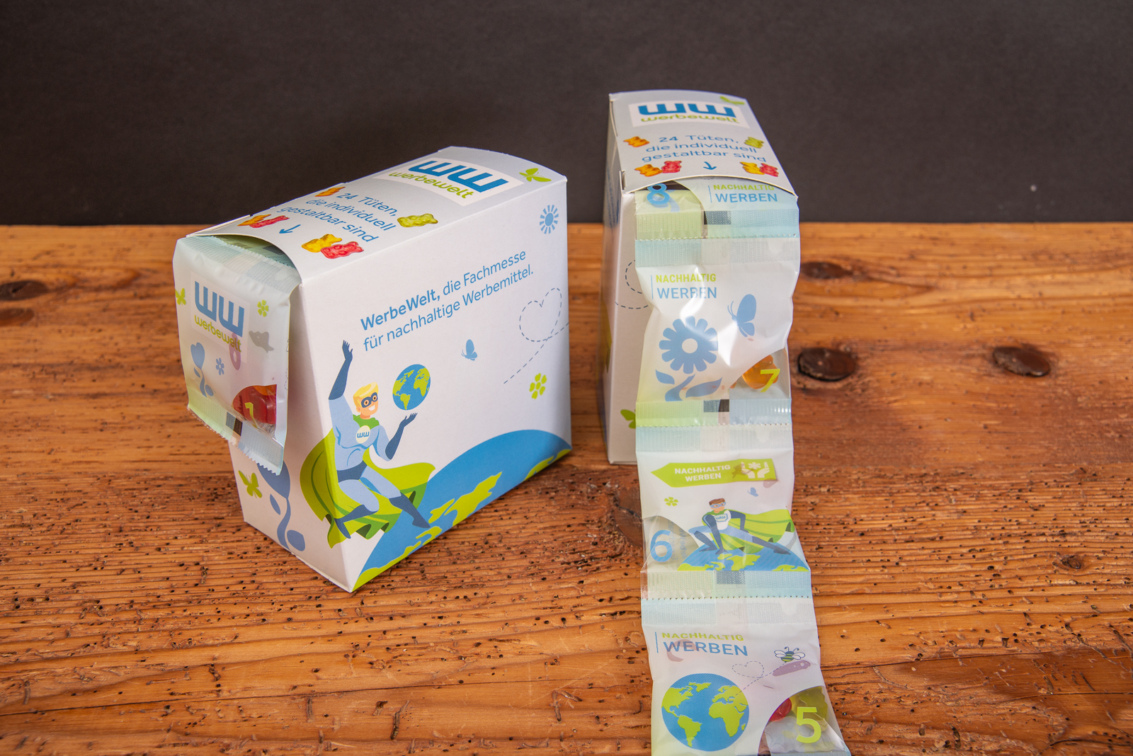 Nachhaltiger Adventskalender mit 24 Fruchtgummi-T&uuml;ten in individuell gestaltbarer Box als kreatives Werbemittel