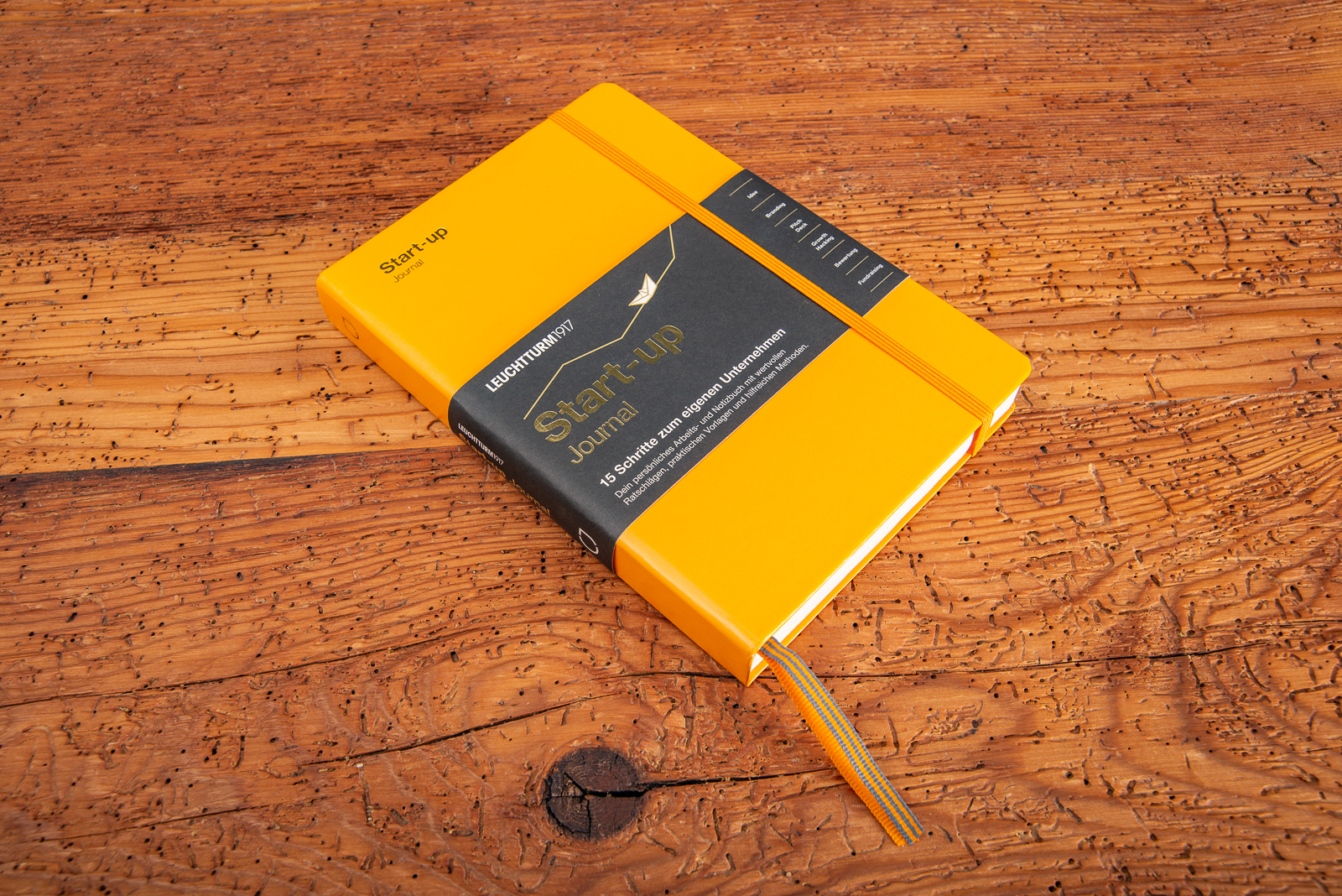 Titelansicht des Start-Up Journals von Leuchtturm1917 in der Farbe Orange als Werbeartikel.