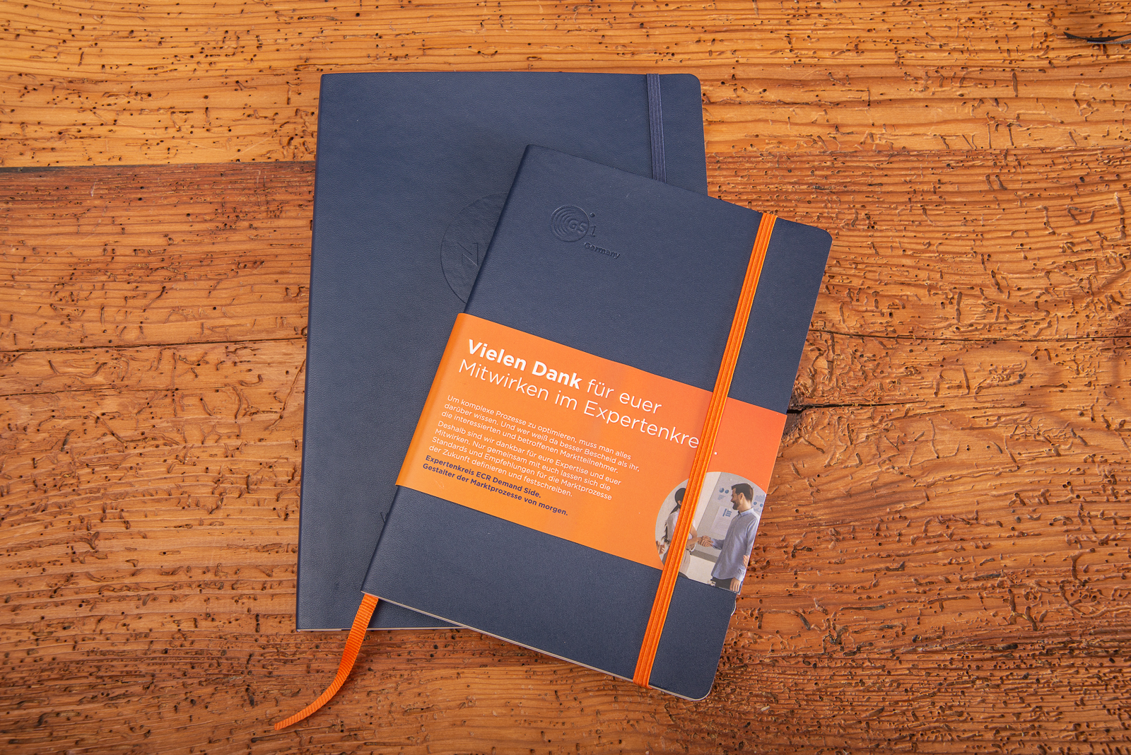 Zwei geschlossene Leuchtturm1917 Notizb&uuml;cher Classic mit Softcover.