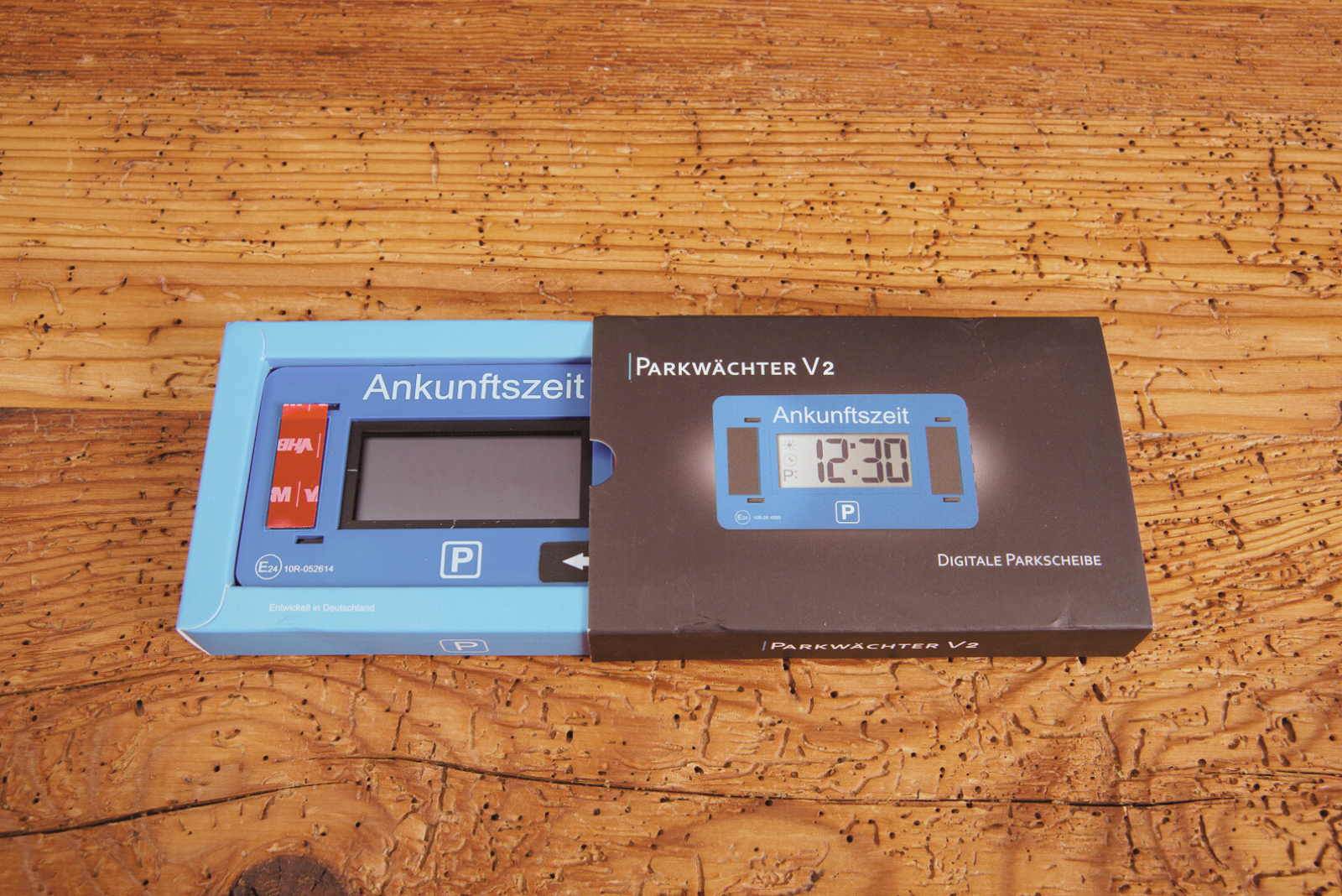 Digitale Parkscheibe Parkw&auml;chter V2 in Kartonschuber &ndash; hochwertige Verpackung f&uuml;r ansprechende Pr&auml;sentation als Werbeartikel