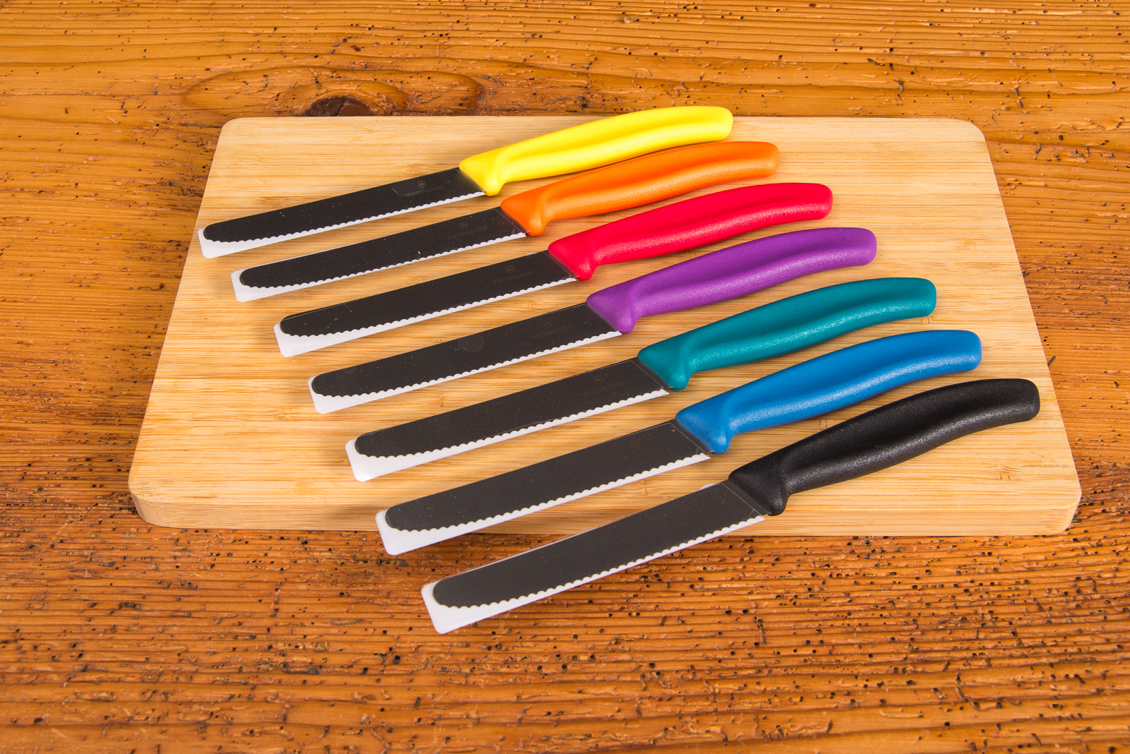 Victorinox Tomatenmesser in vielen Farben mit Logo-Gravur &ndash; hochwertiges Werbegeschenk f&uuml;r K&uuml;che und Alltag.