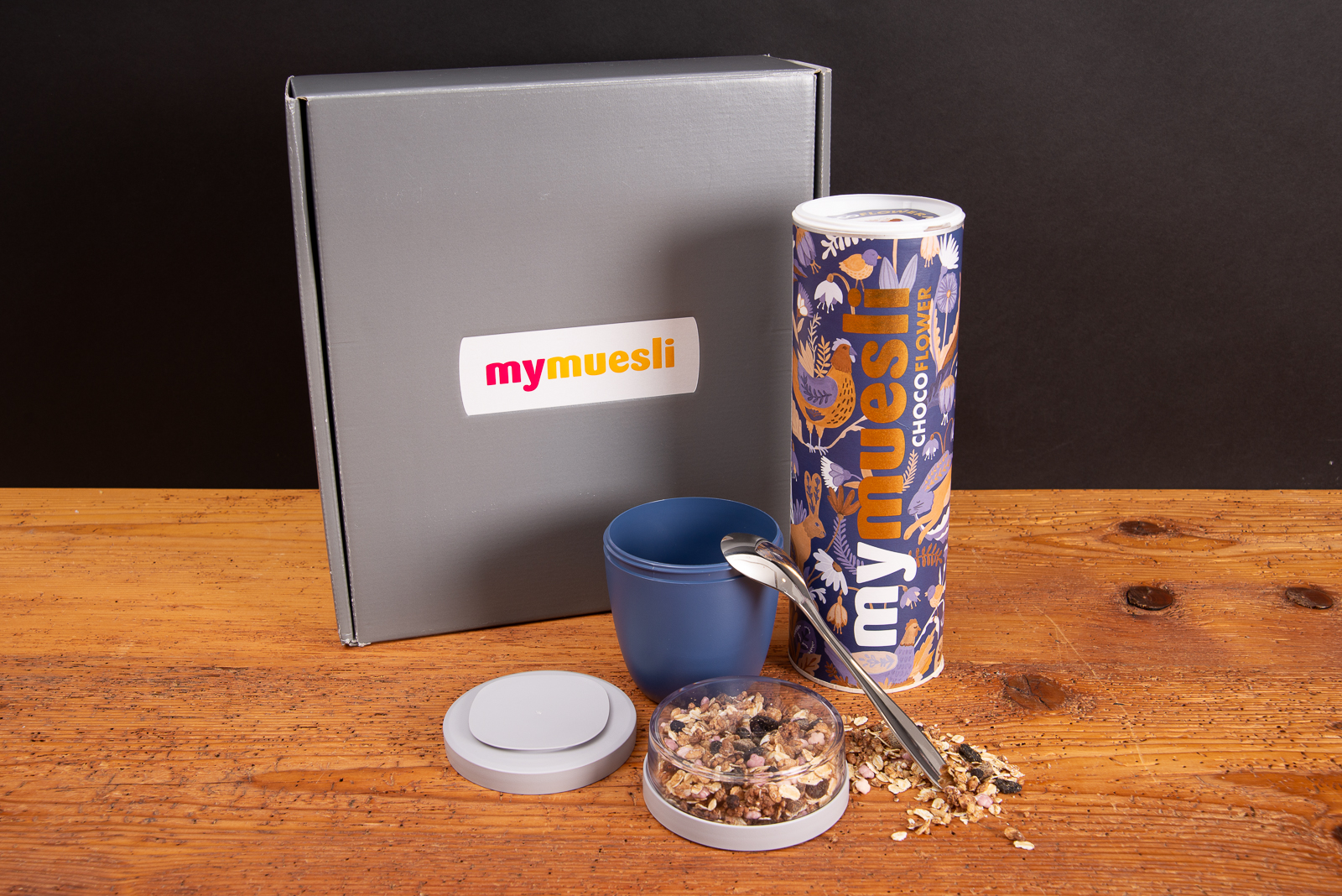 mymuesli Geschenkset mit Bio-M&uuml;sli, To-go-Becher und L&ouml;ffel &ndash; nachhaltiger Werbeartikel f&uuml;r Markenaktionen und Mitarbeitermotivation.
