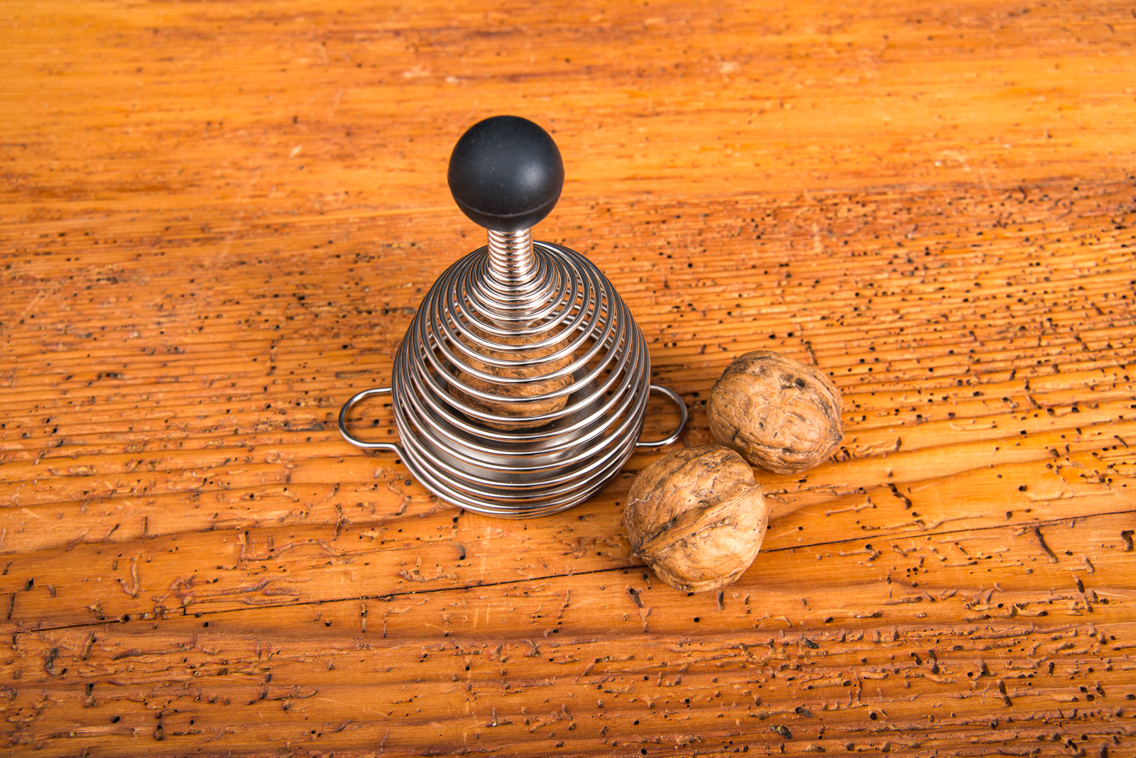 Nussknacker Naomi schwarz von Take2 &ndash; Design K&uuml;chenhelfer als Werbeartikel.