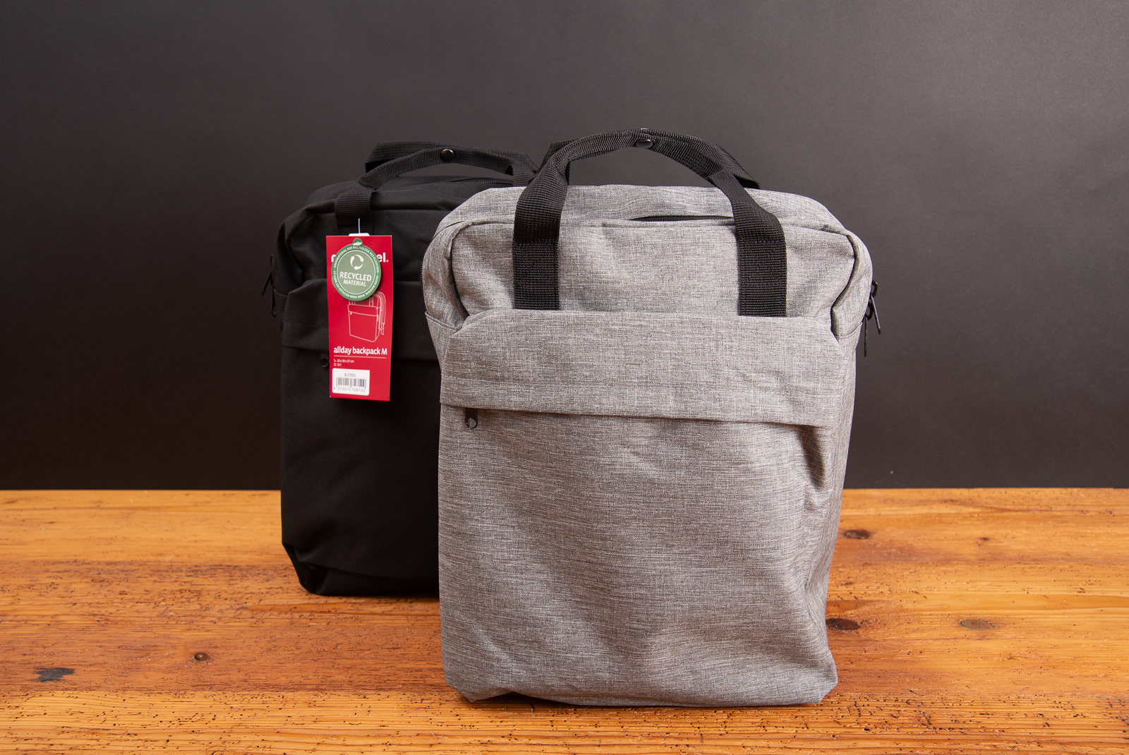 Reisenthel Rucksack Allday Backpack in twist silver und Schwarz &ndash; moderner, nachhaltiger Rucksack aus recyceltem Material als praktisches Mitarbeitergeschenk oder stylisches Werbegeschenk f&uuml;r den Alltag.