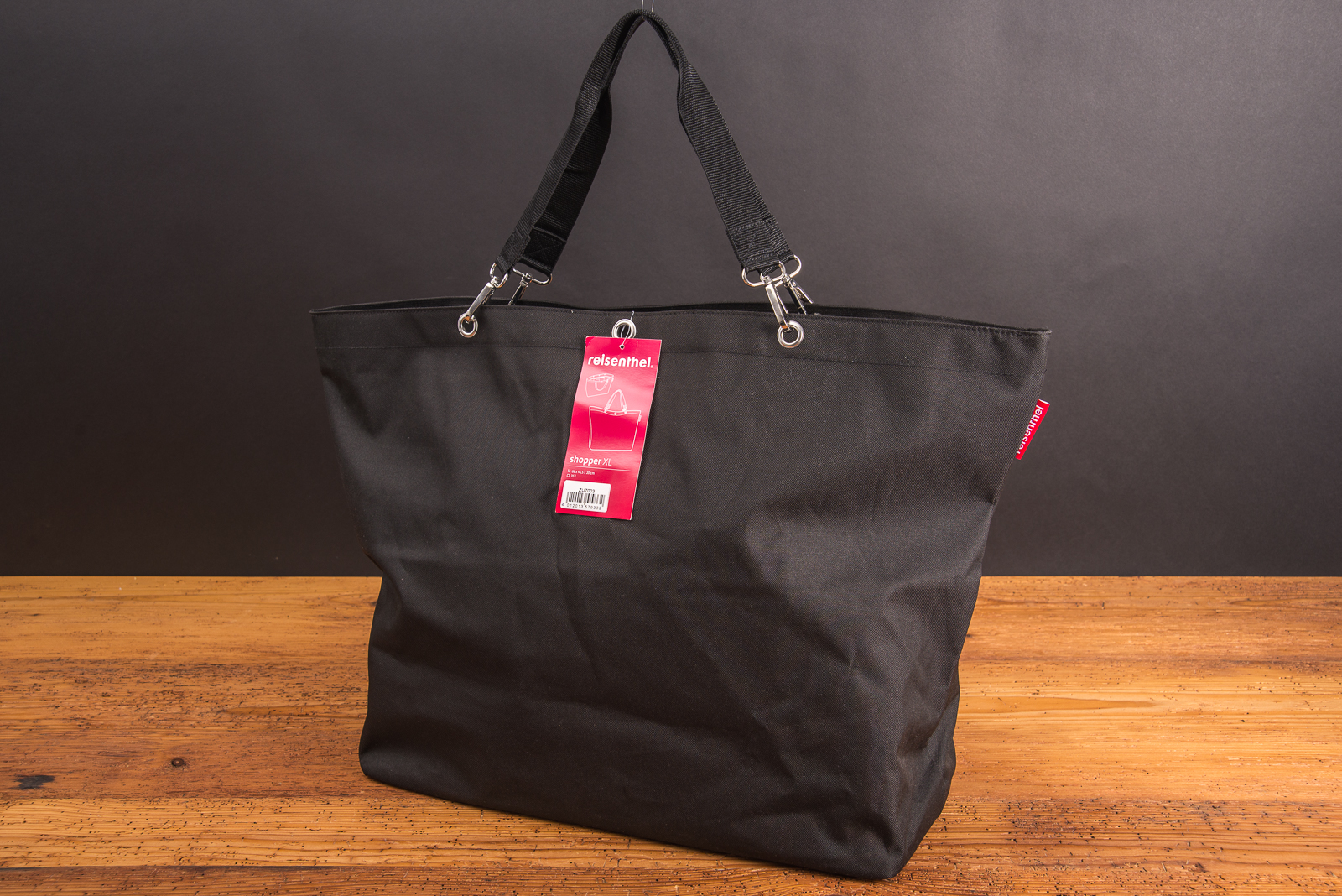 Reisenthel Shopper XL in Schwarz &ndash; gro&szlig;e, elegante Einkaufstasche mit robusten Henkeln als stilvolles Mitarbeitergeschenk oder praktisches Werbegeschenk f&uuml;r Alltag und Freizeit.