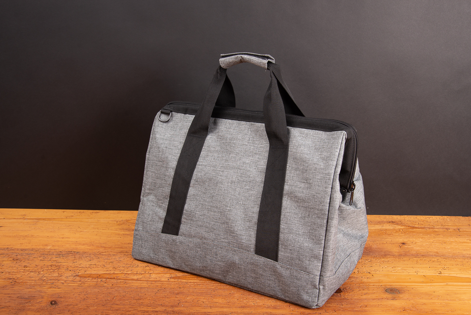 Reisenthel Allrounder L Tasche in twist silver &ndash; stilvolle, ger&auml;umige Reisetasche mit schwarzen Henkeln als praktisches und hochwertiges Werbegeschenk f&uuml;r Mitarbeiter und Kunden.