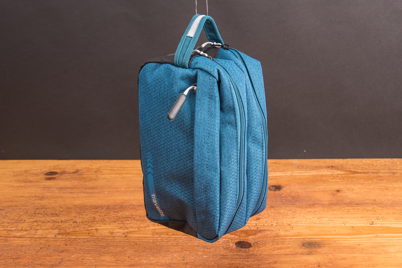 Kulturtasche Travelite Kick Off &ndash; das funktionale Werbegeschenk mit Platz f&uuml;r Pflegeprodukte und Logo.