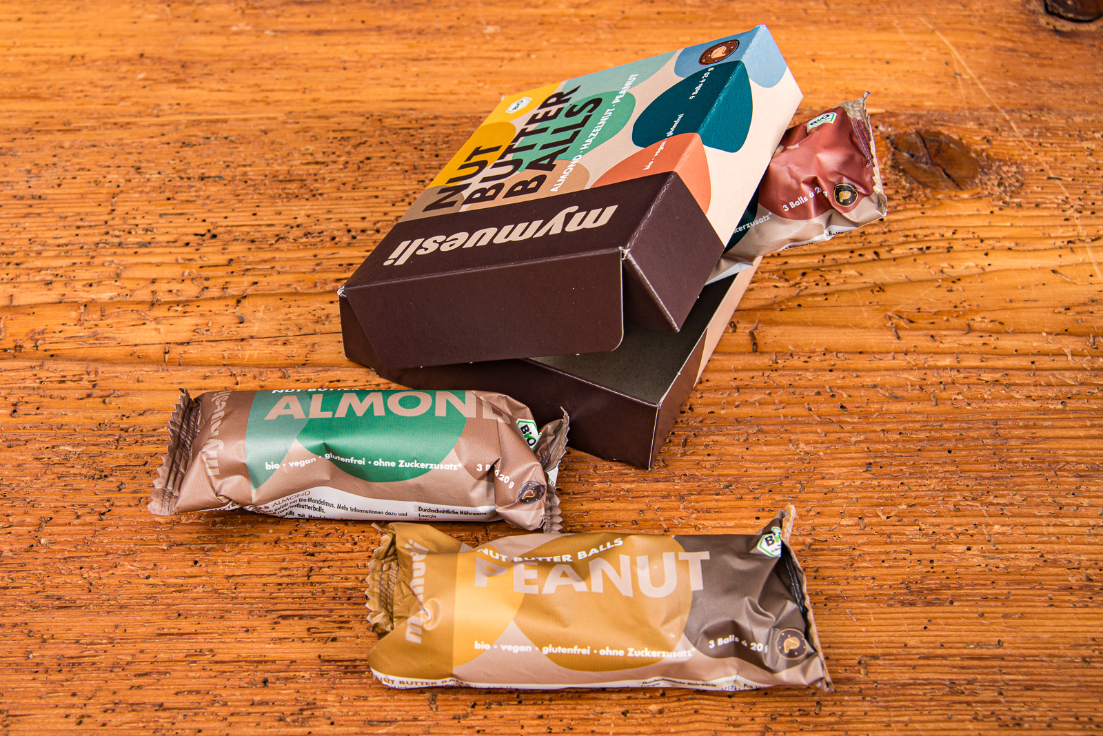 mymuesli Nut Butter Balls mit Peanut und Almond Geschmack &ndash; gesunder Werbesnack f&uuml;r Unternehmen.