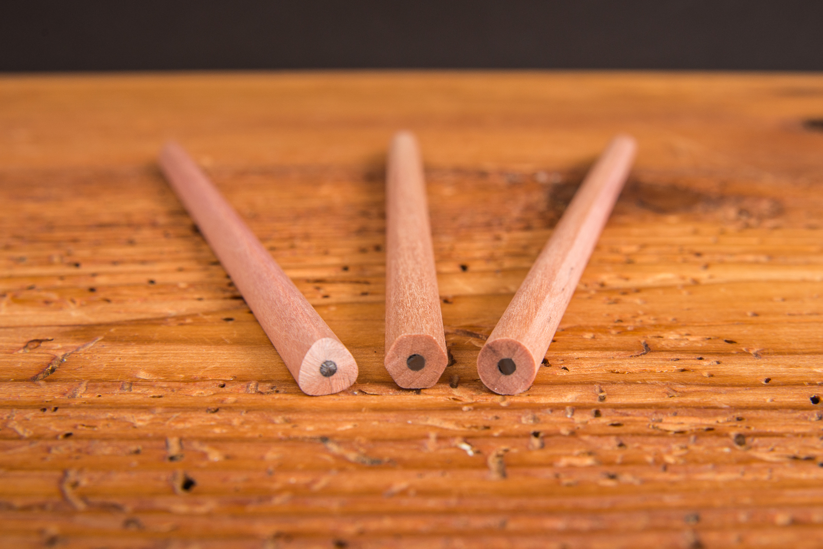 Bleistifte Werbeartikel aus naturbelassenem Holz mit HB-Mine, ideal f&uuml;r nachhaltige Werbung.