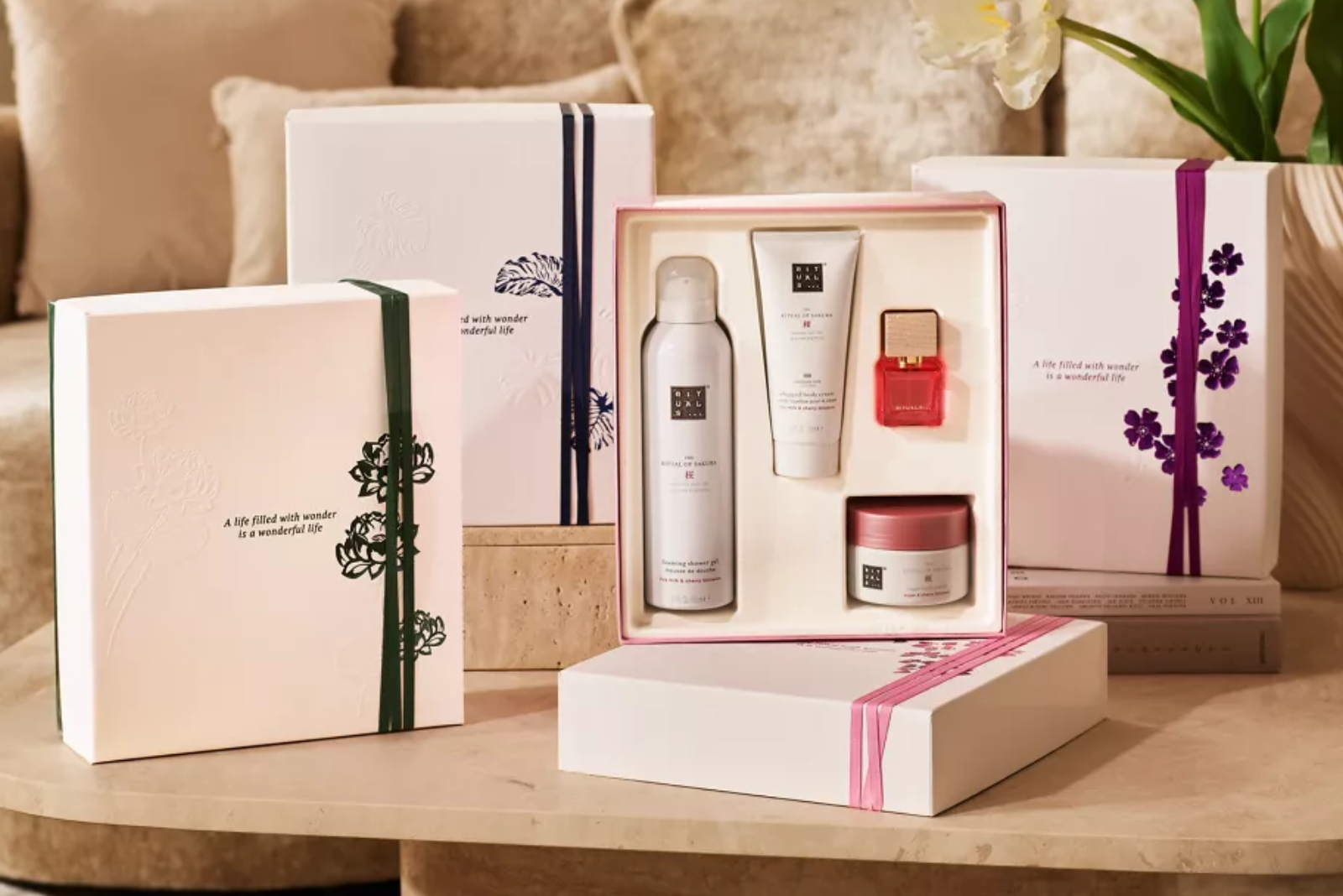 Rituals Geschenksets in verschiedenen Duftrichtungen als hochwertige Geschenkideen f&uuml;r Mitarbeiter.