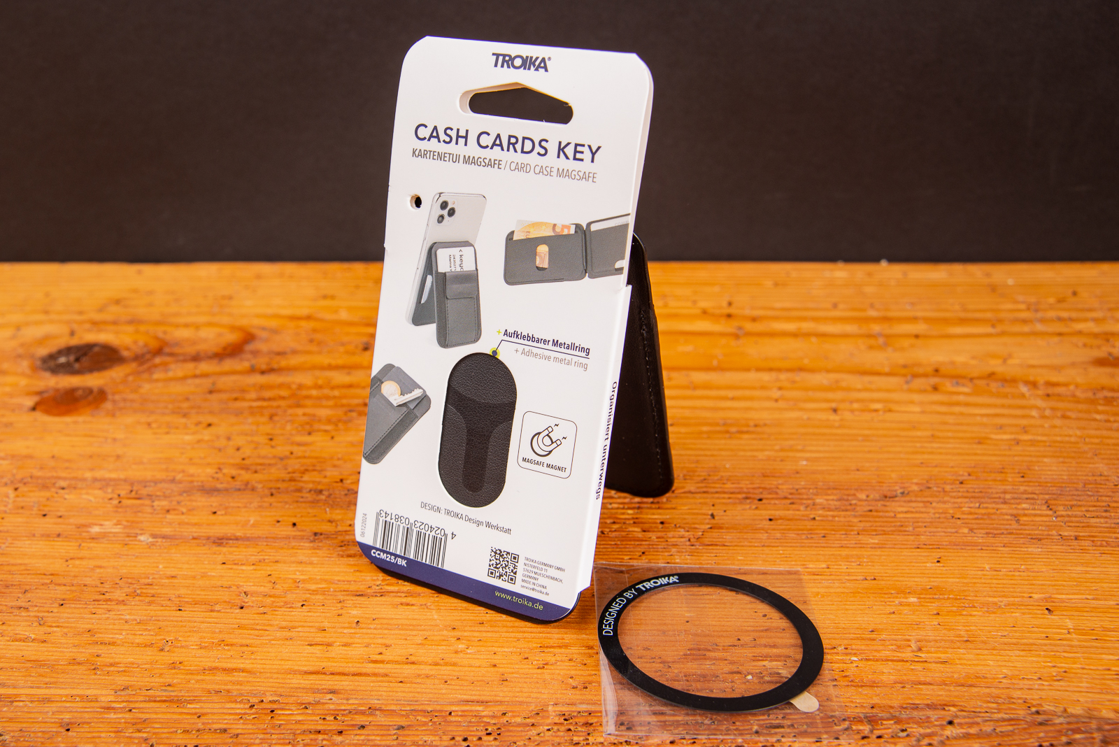 TROIKA Slim Wallet Header mit Beschreibung das MagSafe Kartenetui mit Logopr&auml;gung f&uuml;r Mitarbeiter- und Kundengeschenke von Troika.