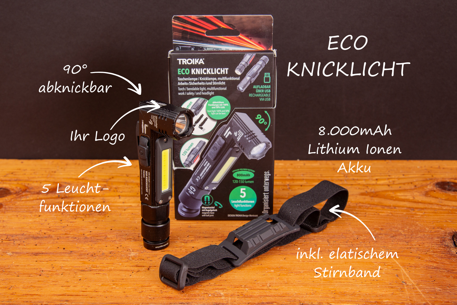 TROIKA ECO Knicklampe &ndash; 90&deg; abwinkelbare LED-Taschenlampe mit 5 Leuchtfunktionen, 800 mAh Akku und elastischem Stirnband, individuell mit Logo veredelbar als Werbegeschenk.