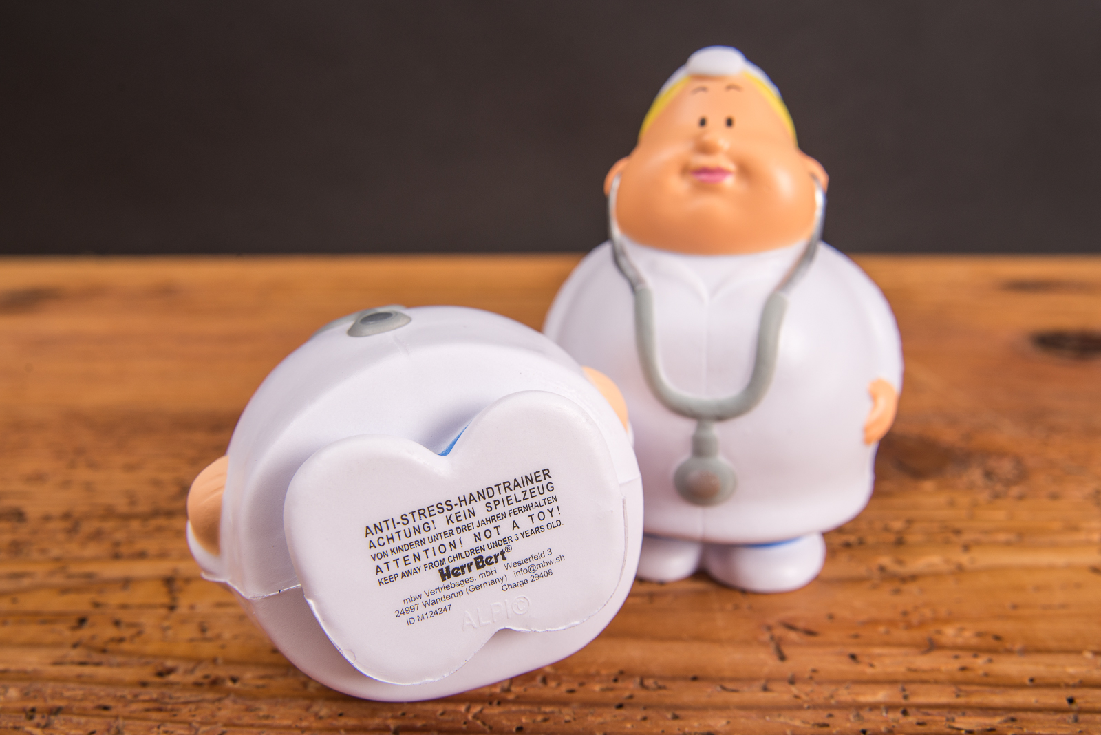 Dr. Bert Antistress Squeezie von mbw &ndash; Handtrainer und Knautschball als Messegeschenk und Werbeartikel mit Logo