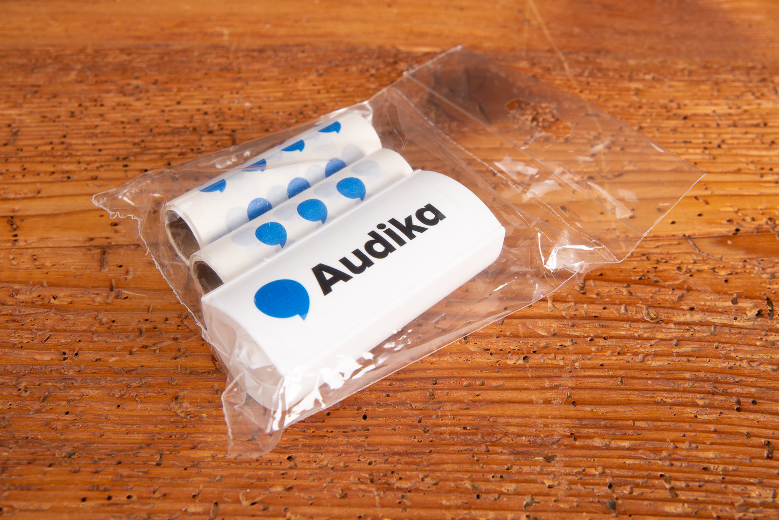 Mini Fusselrolle mit Logo im Set, kompakter Fusselentferner f&uuml;r unterwegs und ideales Werbegeschenk.