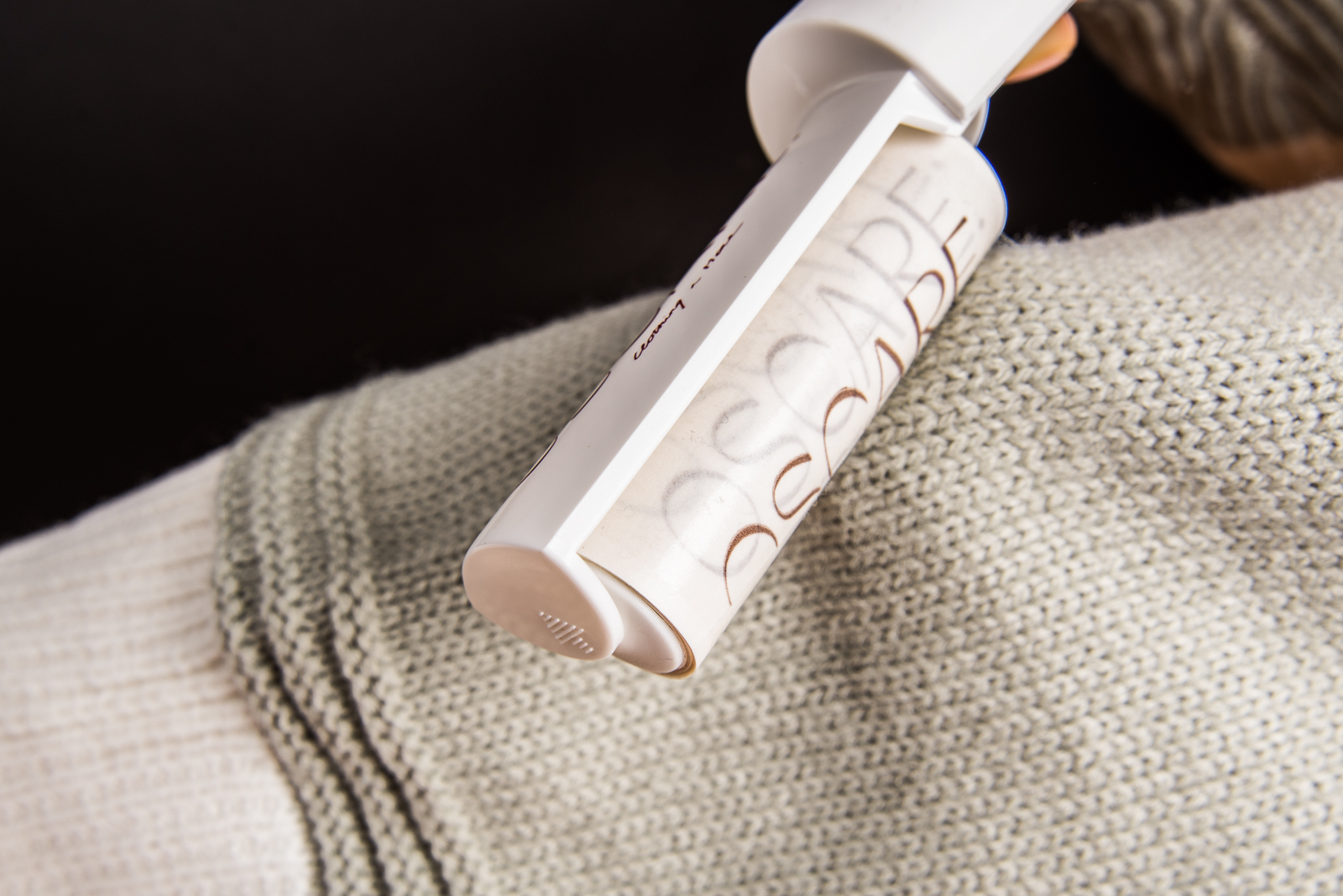 Mini Fusselrolle mit Werbedruck entfernt Fusseln effektiv und eignet sich perfekt als praktischer Werbeartikel.