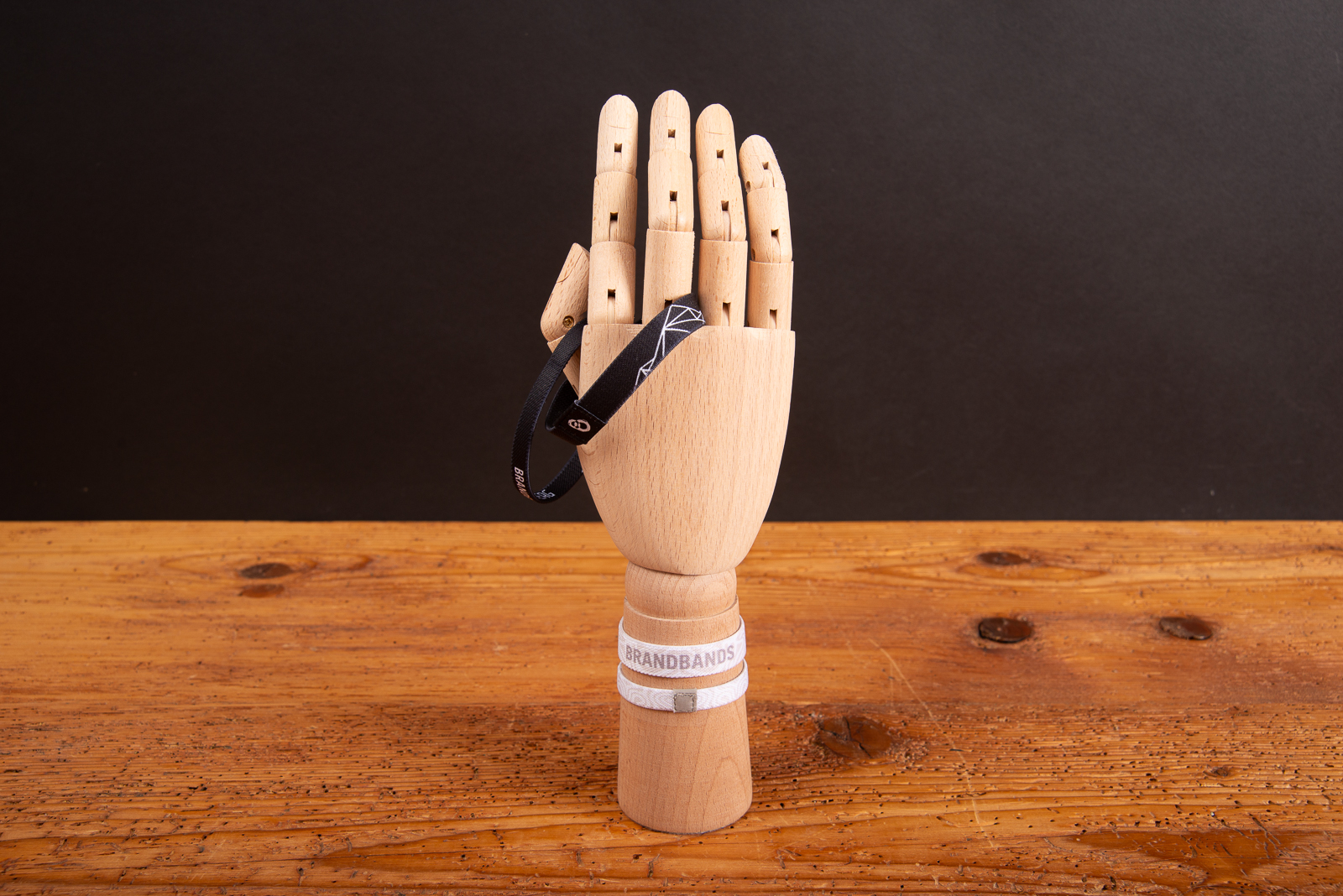 Festivalb&auml;ndchen selbst gestalten &ndash; elastisches stoff armband als individuelles Einlassband f&uuml;r Festivals und Firmenveranstaltungen