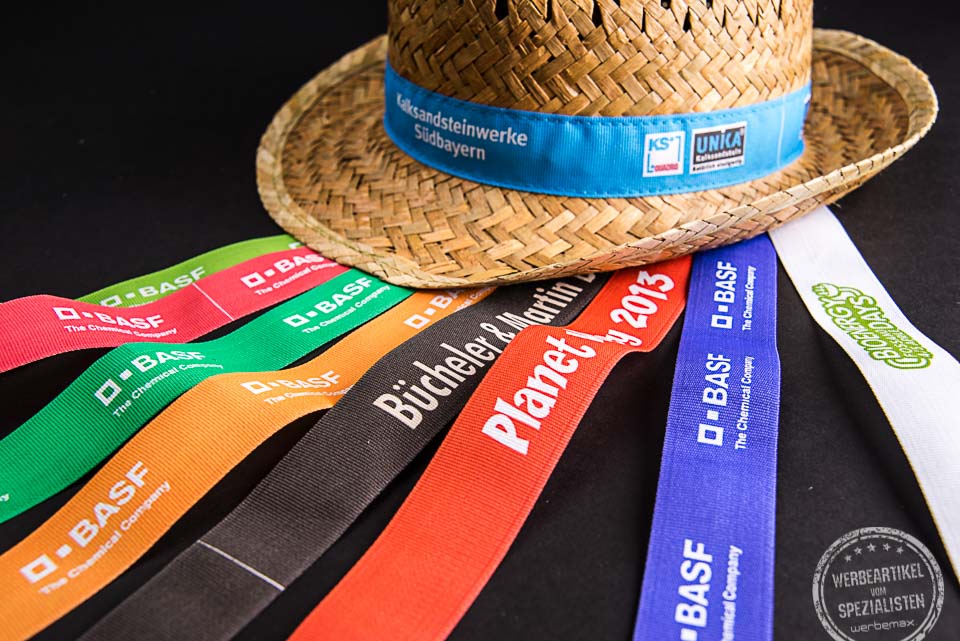 Strohhut als sommerlicher Festival Merch Artikel mit gro&szlig;er Branding Fl&auml;che f&uuml;r Events und Promotions.
