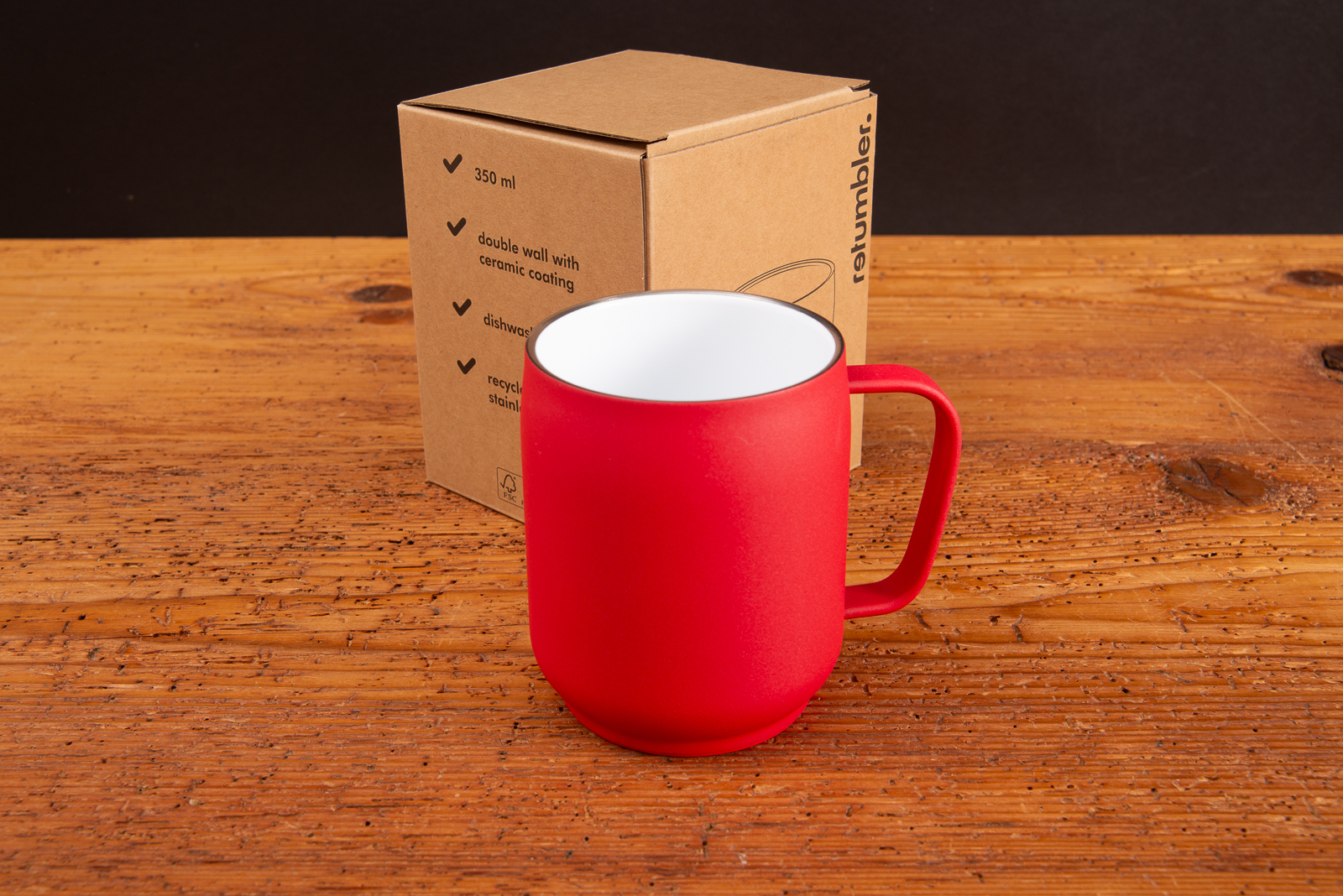 Rote Thermotasse mit Deckel als individuell gestaltbares Werbegeschenk