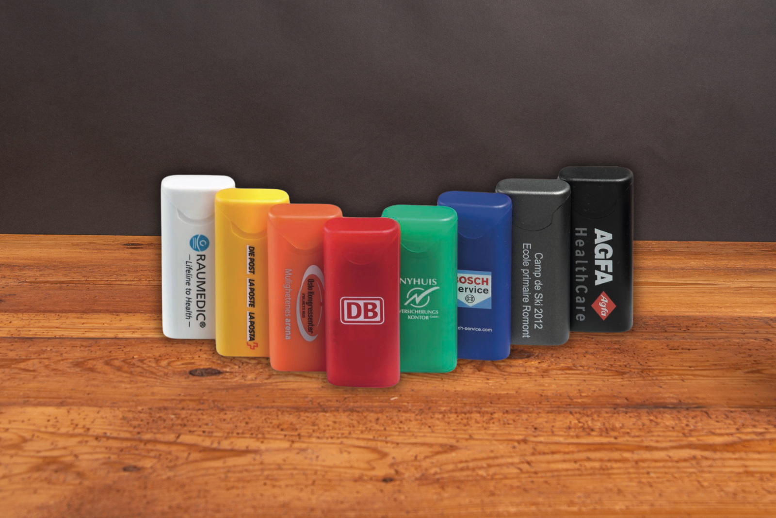 Bunte Pflasterbox bedruckt mit Firmenlogo, hochwertige Pflasterbox mit Logo als praktischer Werbeartikel f&uuml;r Events, Messen und Unternehmen