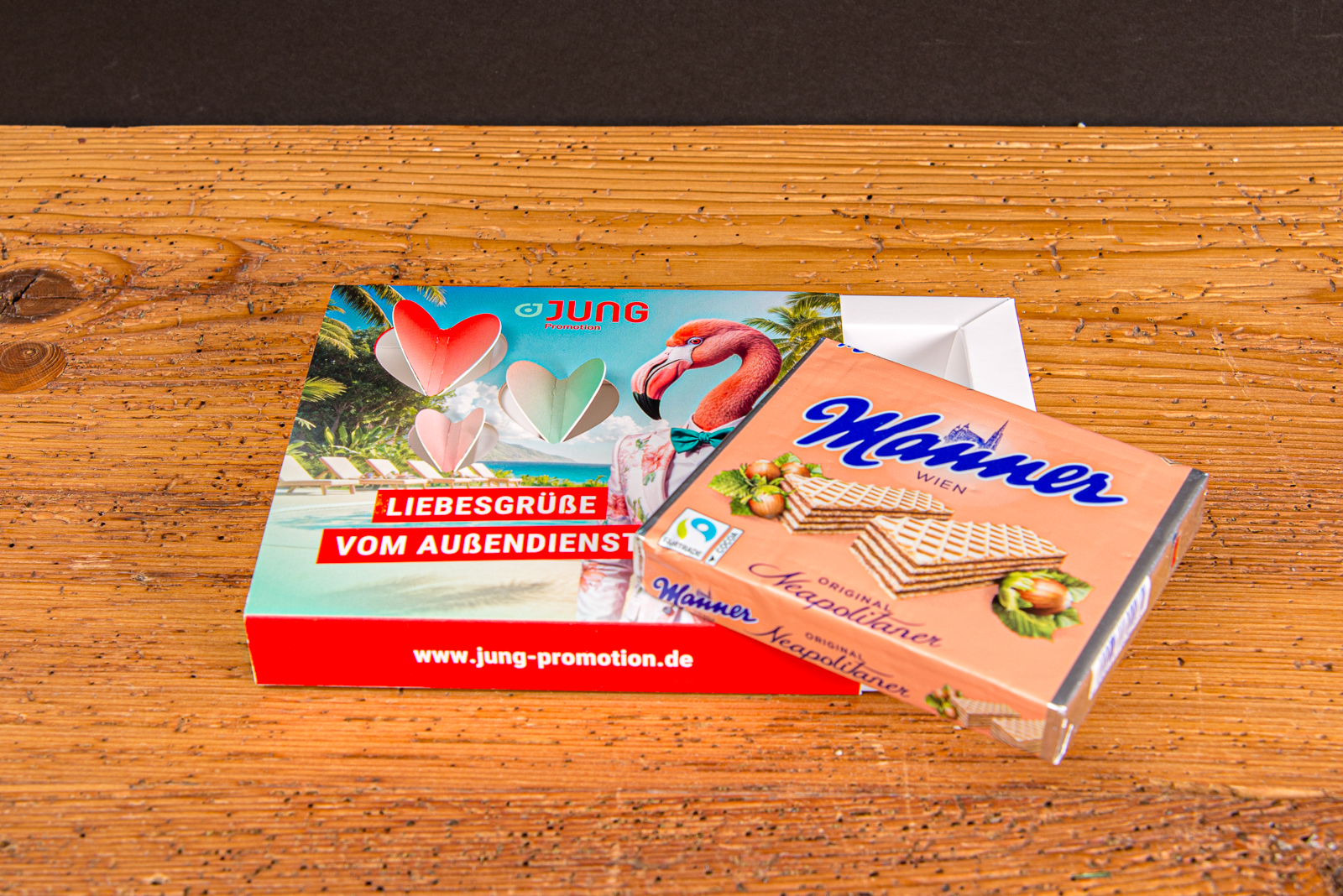 Manner mit Logo in hochwertiger Pr&auml;sentbox Premium, Werbemittel mit Manner Schnitten als s&uuml;&szlig;es Kundengeschenk