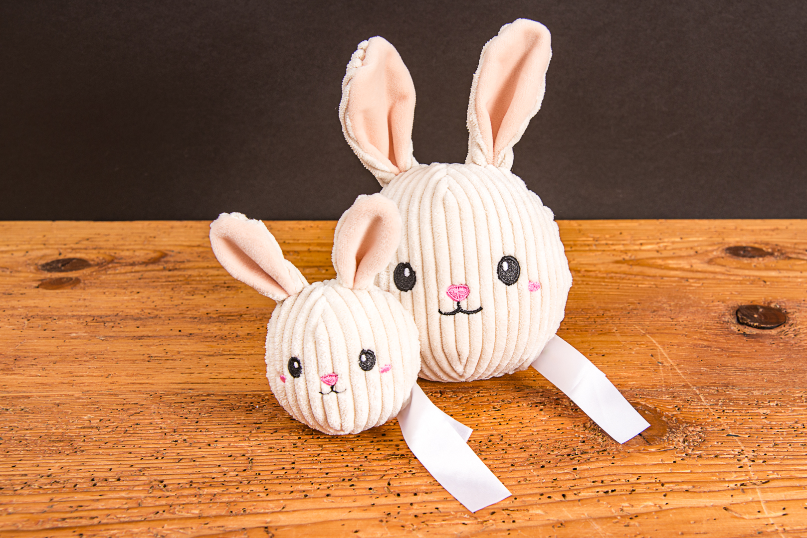 Knautschball Hase als Anti Stress Pl&uuml;schtier mit Logo f&uuml;r Kinder Giveaways