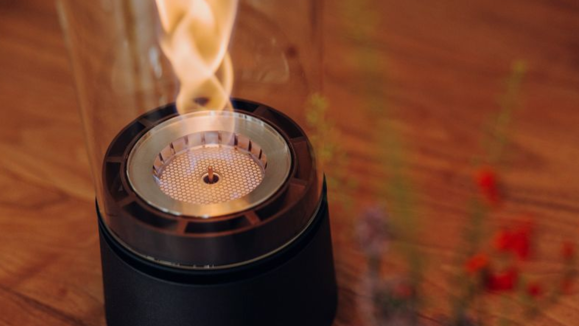 Detailaufnahme Bio Burner h&ouml;fats Tischfeuer SPIN air mit sichtbarem Flammenwirbel