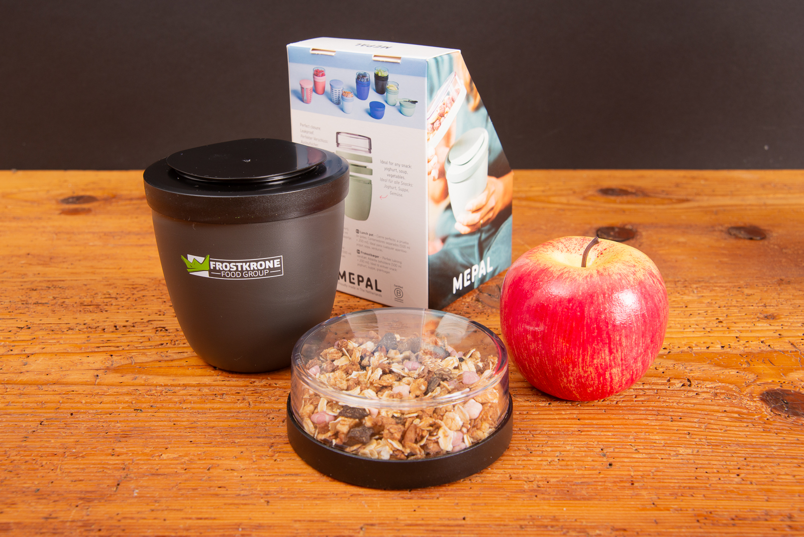 Mepal Lunchpot Ellipse mit M&uuml;sli gef&uuml;llt und Logo als hochwertiger Werbeartikel.