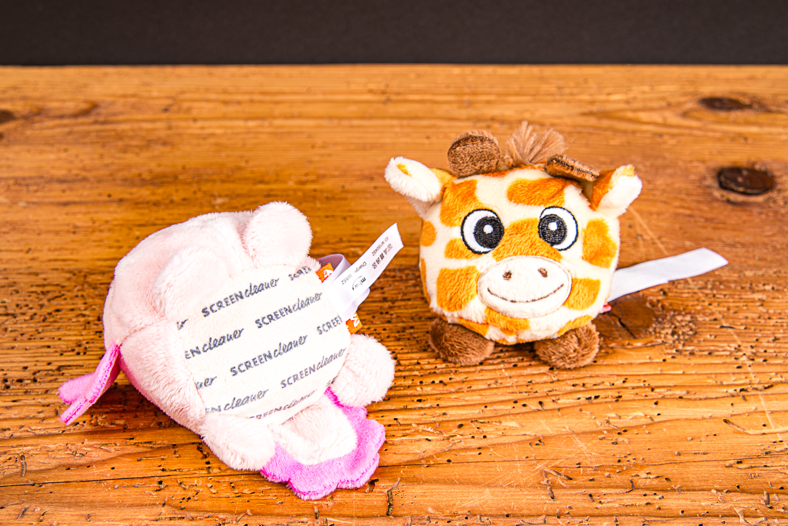 Schmoozies Displayreiniger als Tierfiguren wie Axolotl und Giraffe &ndash; kreatives Werbegeschenk.