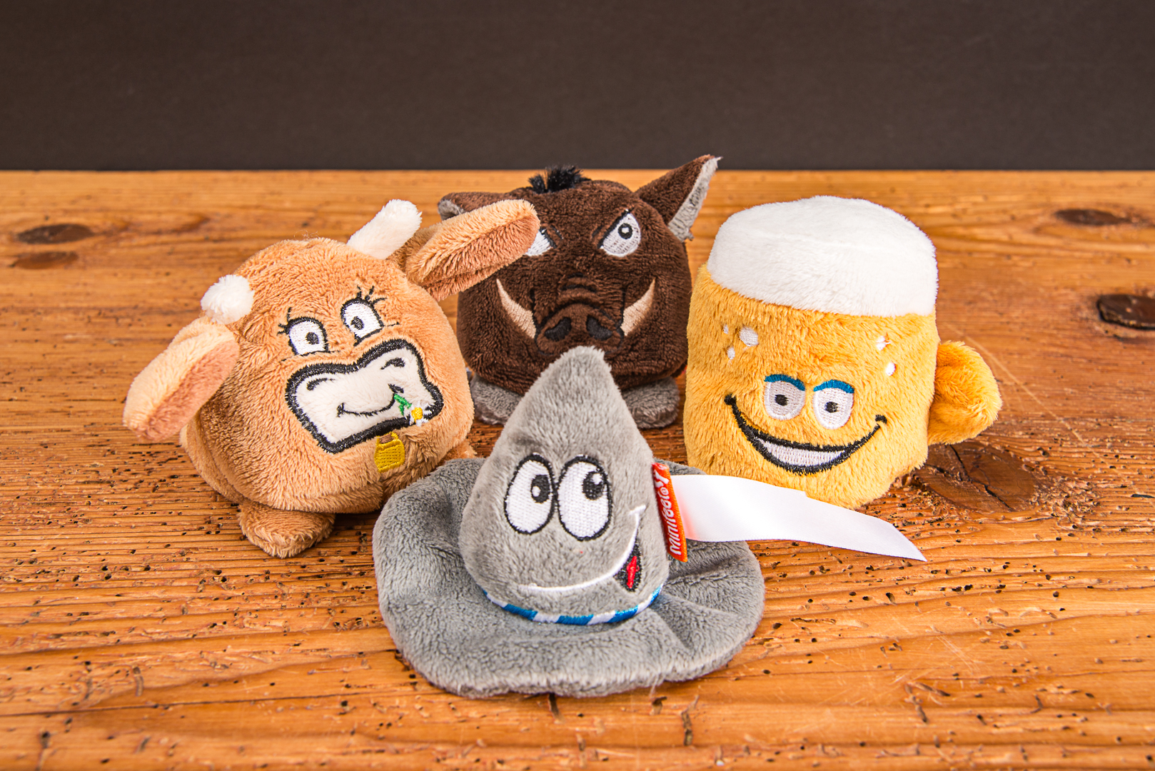 Schmoozies Displayreiniger als Pl&uuml;sch Werbeartikel Formen als Bierkrug, Kuh, Wildschwein und Bayernhut f&uuml;r Messen und Promotion.