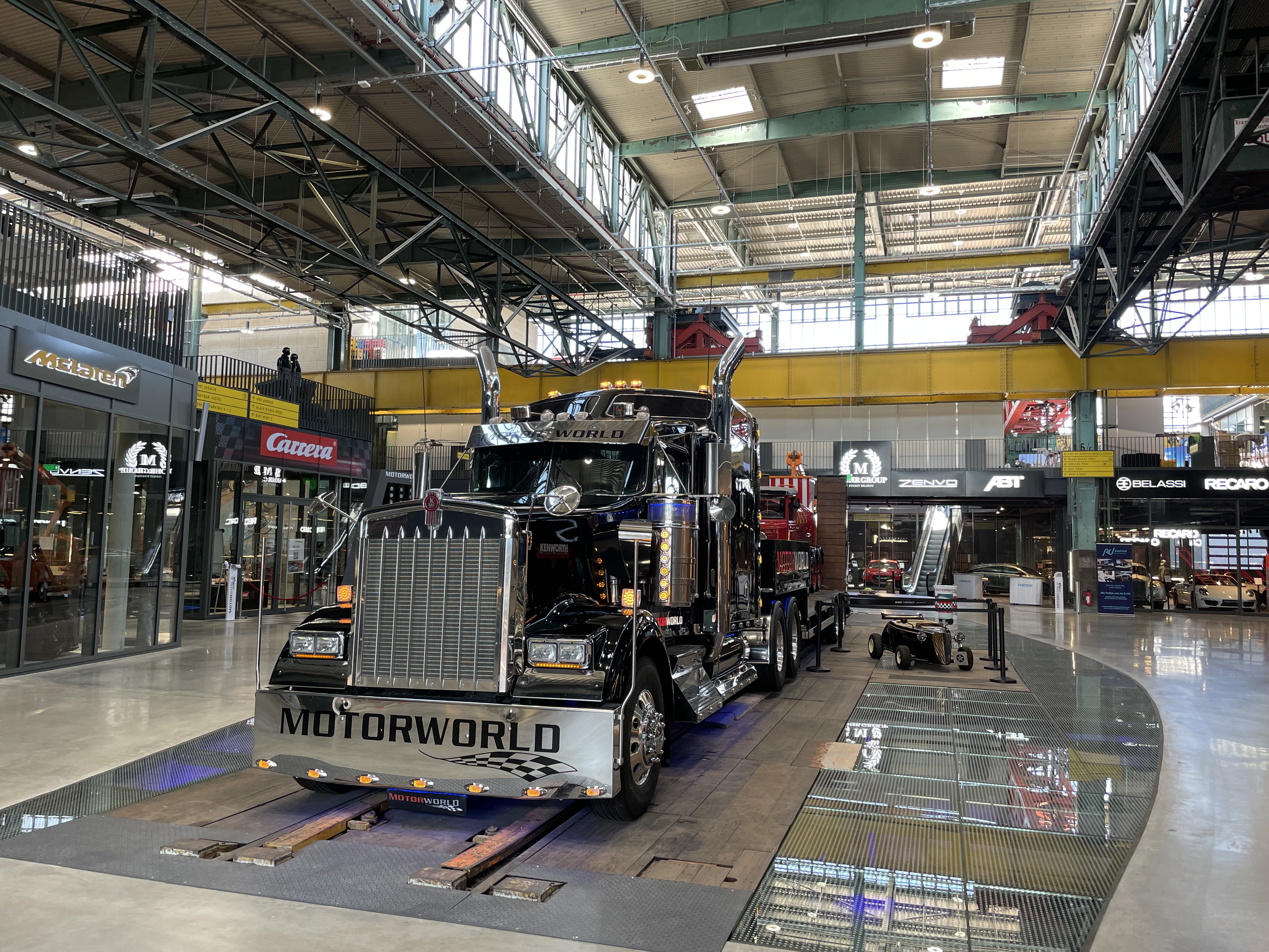 Motorworld M&uuml;nchen WerbeWelt