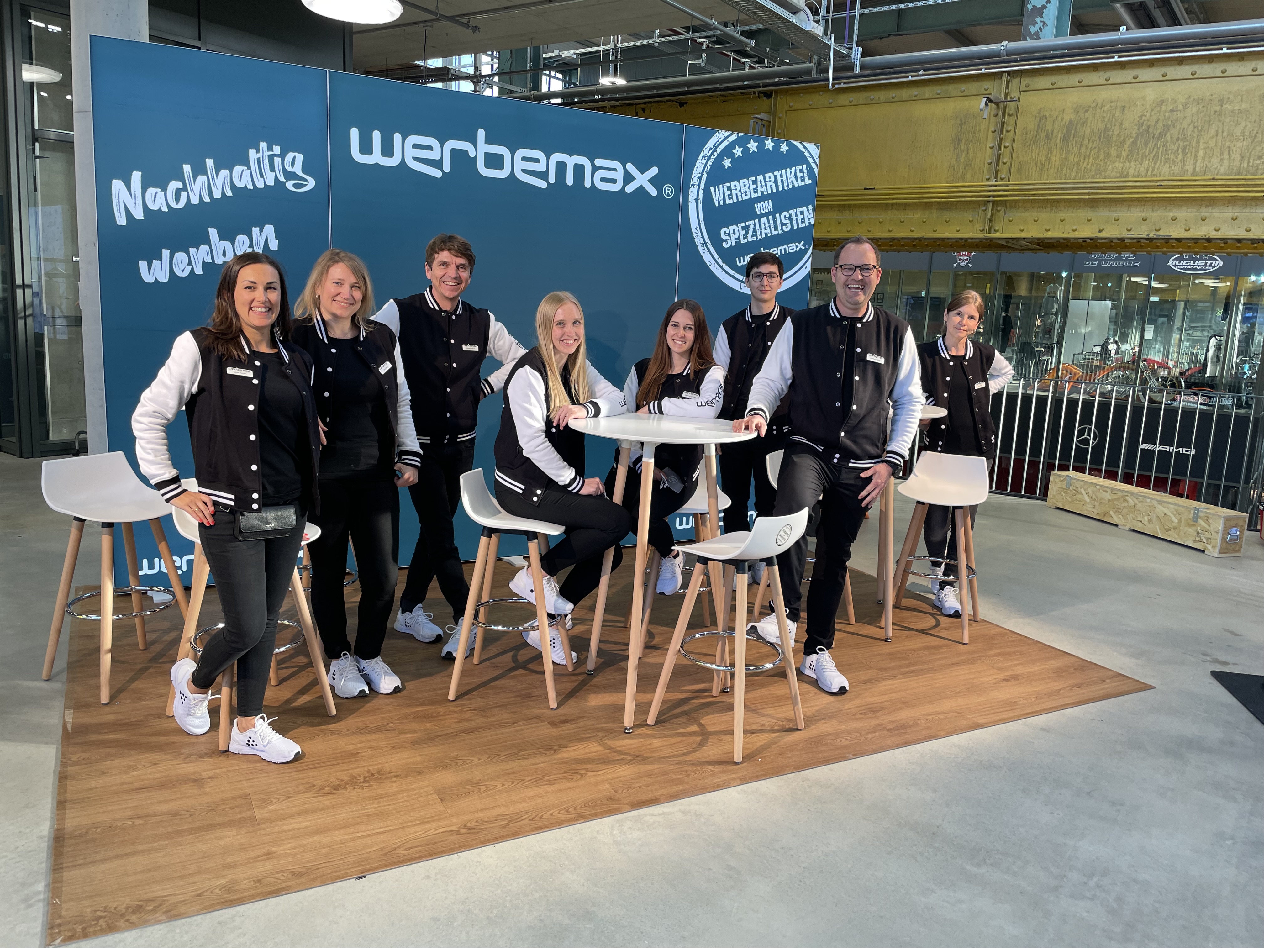 werbemax Team auf Messestand WerbeWelt