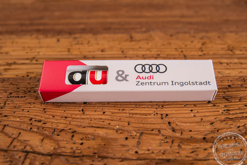 Ferrero Duplo Schokoriegel im individuellen Werbeschuber