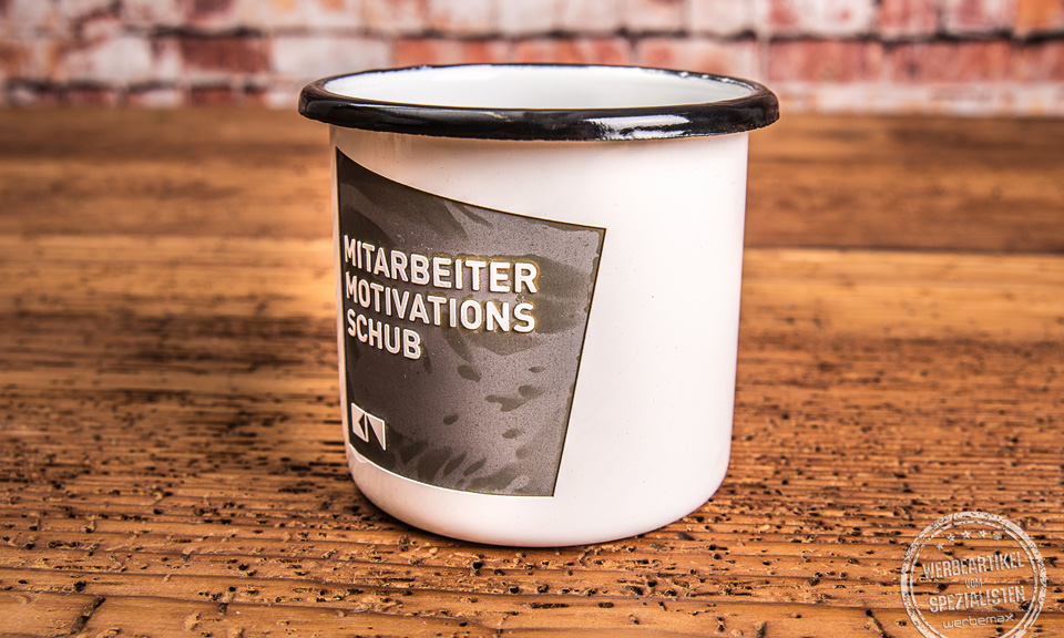 Emaille Becher als Werbemittel mit Logo K&ouml;nig + Neurath. 